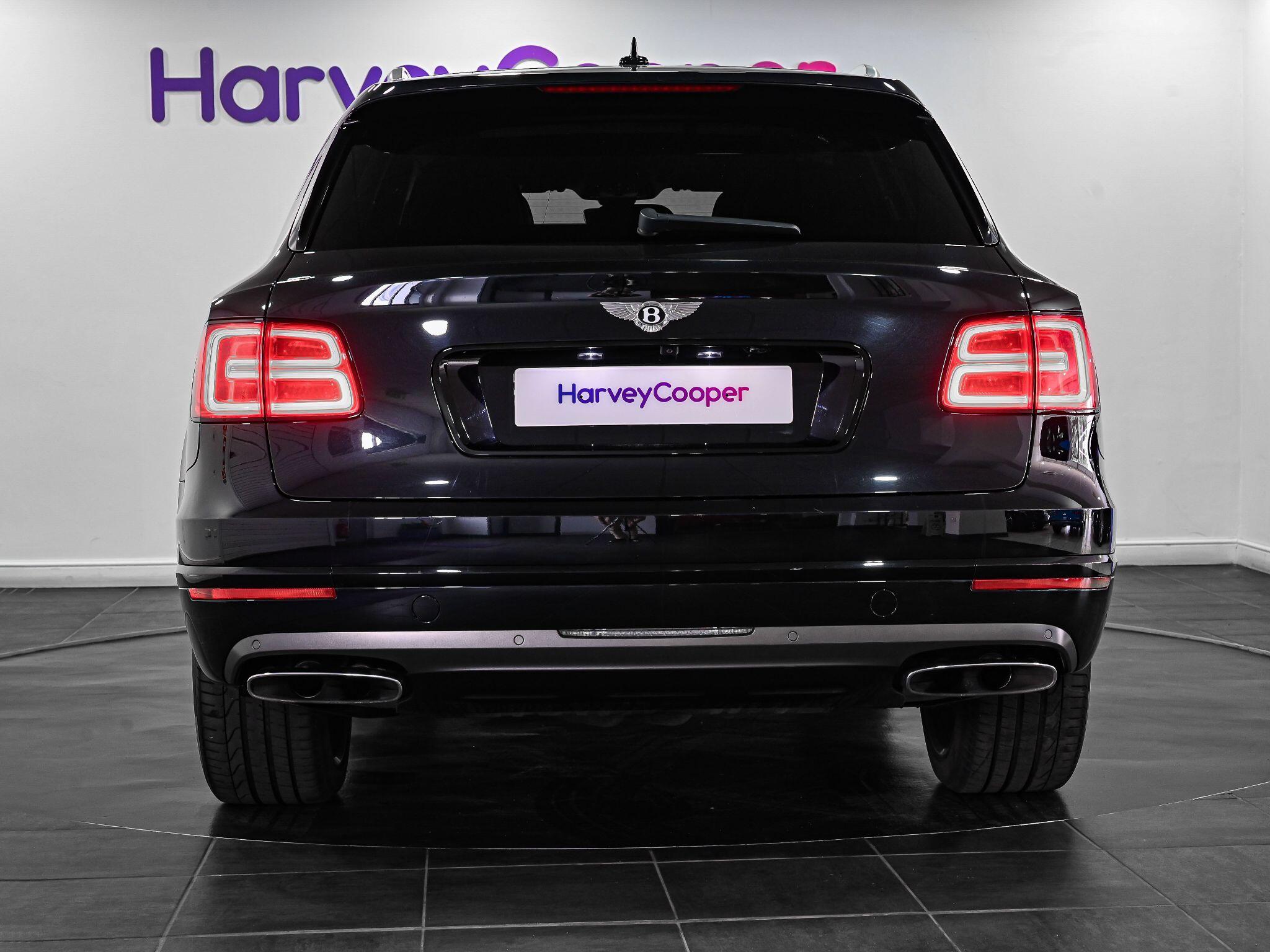 Bentley Bentayga view 33
