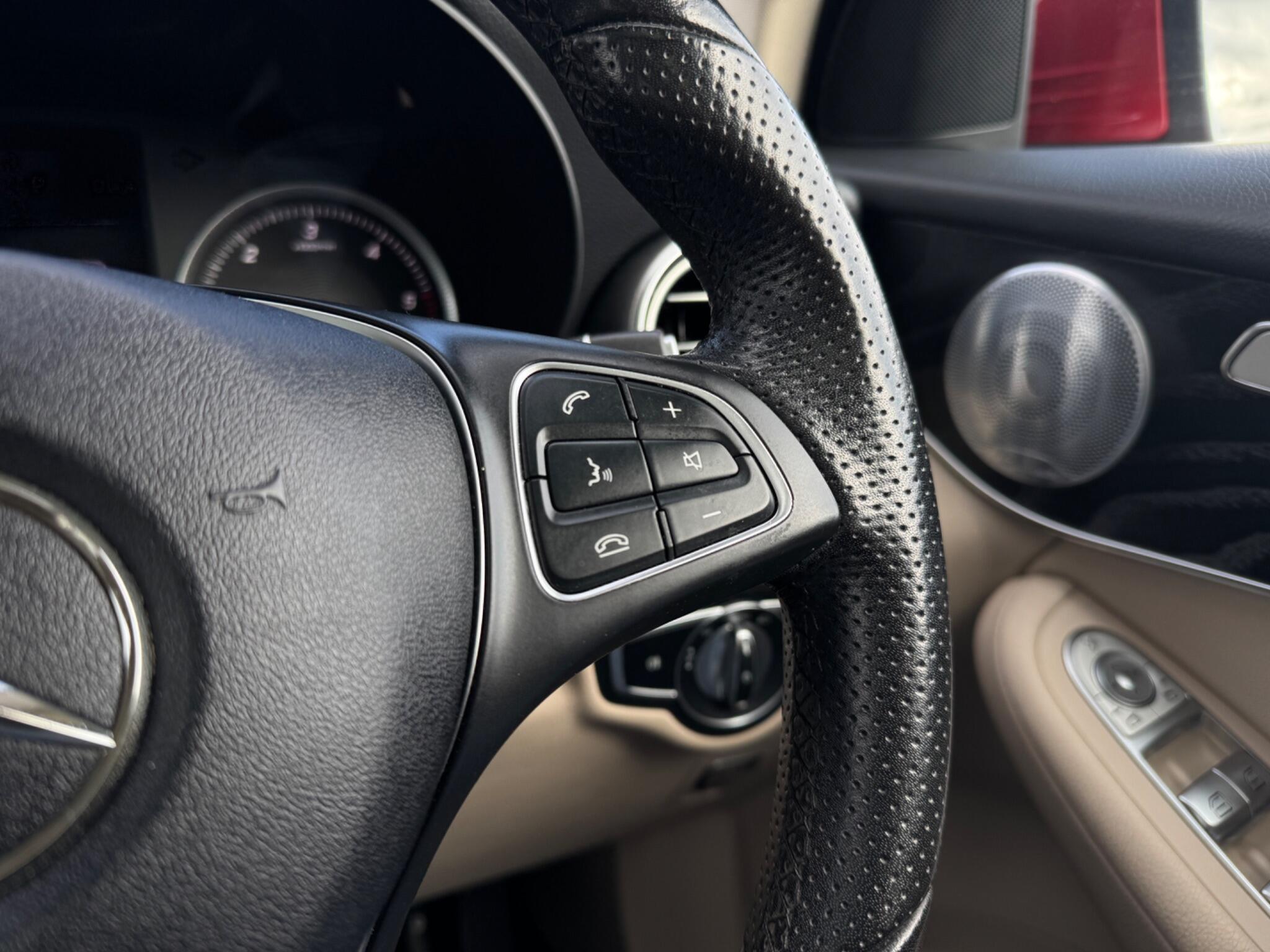 Mercedes-Benz GLC view 27