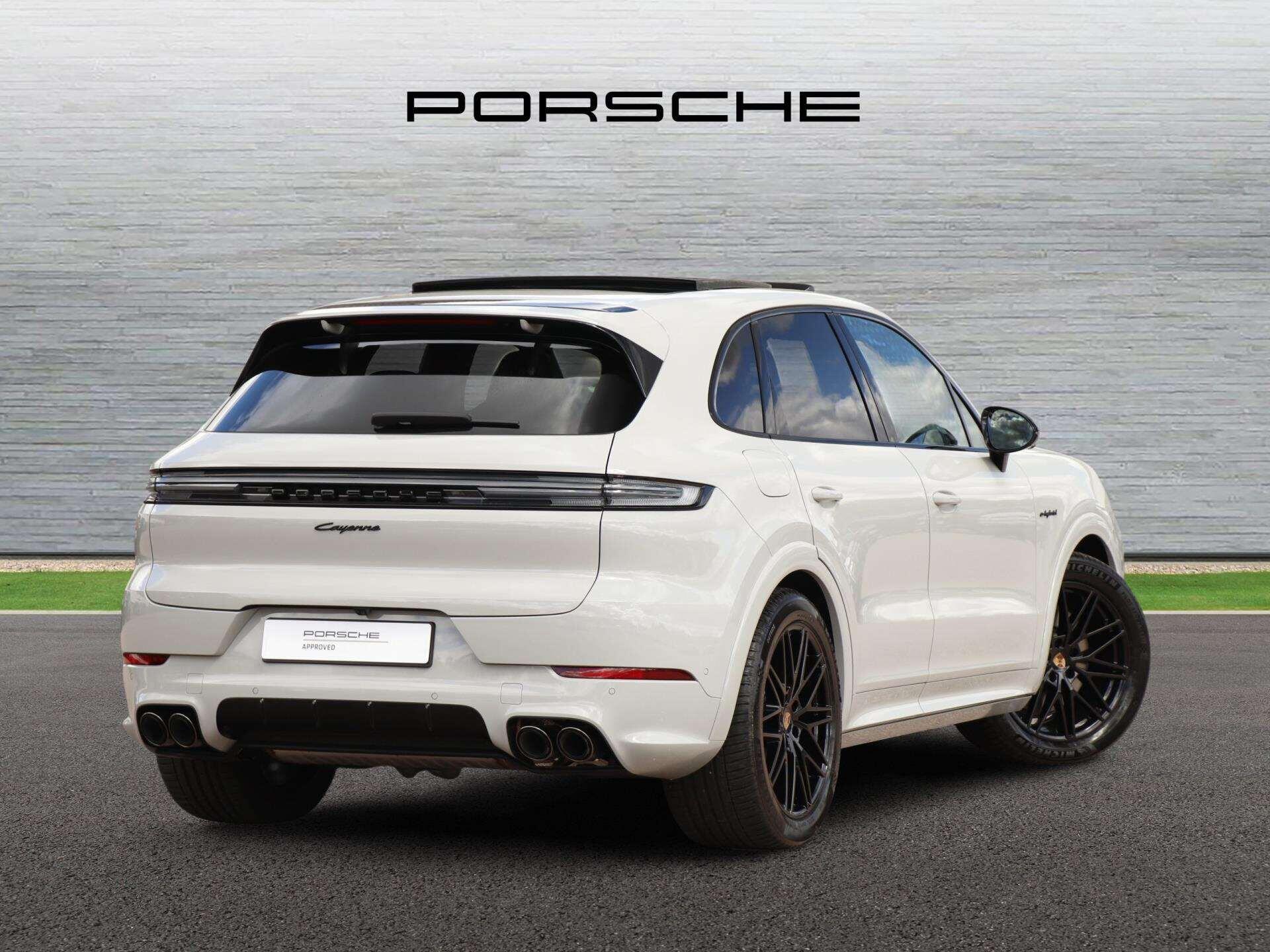 Porsche Cayenne view 3