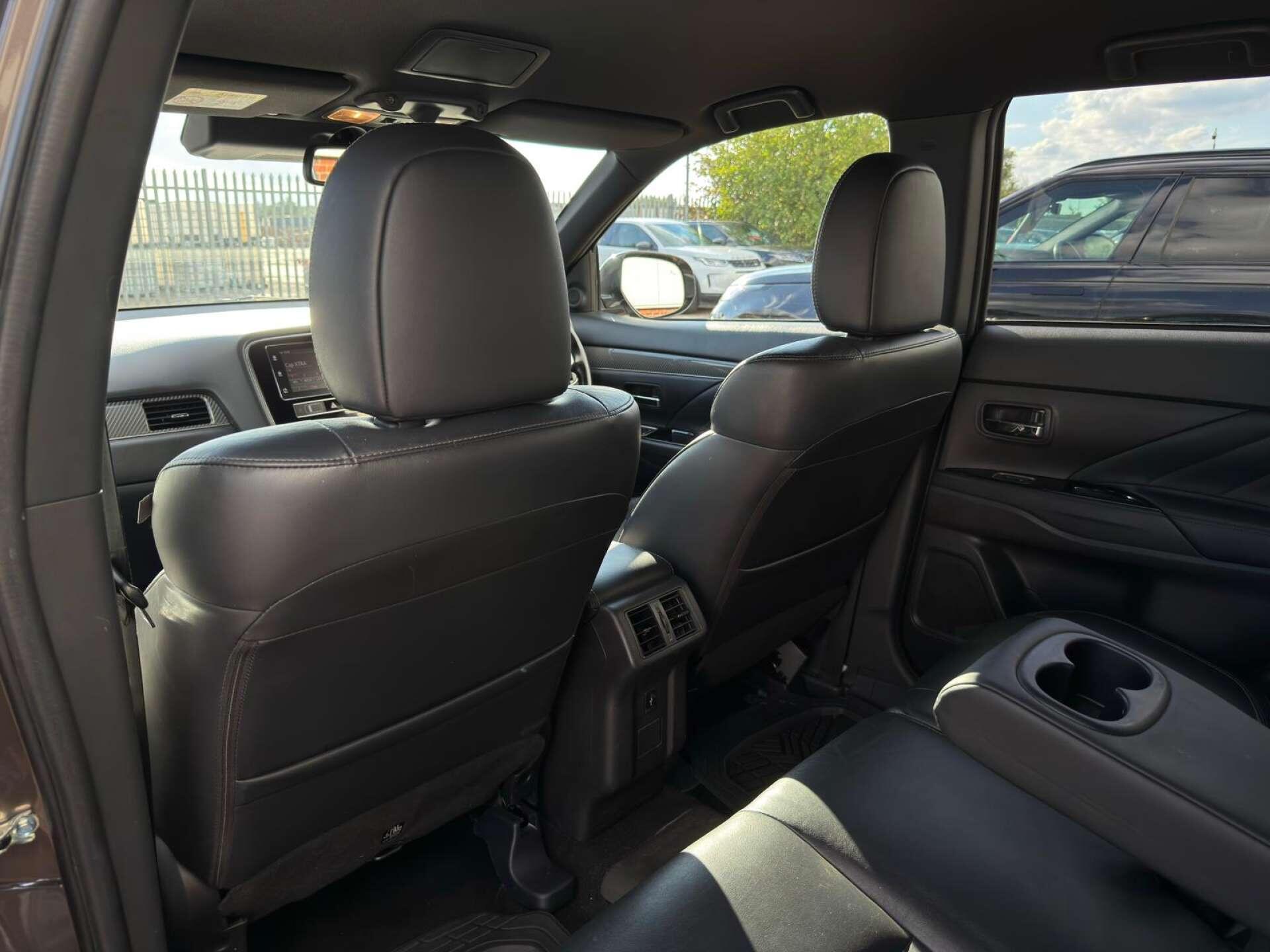 Mitsubishi Outlander view 35