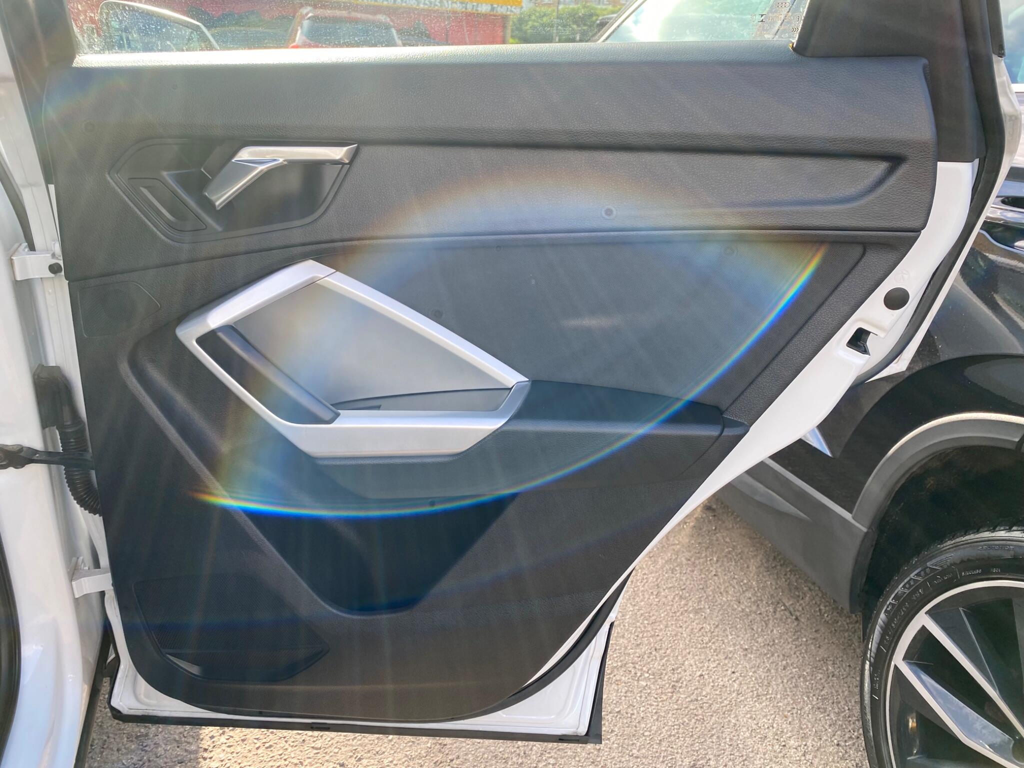 Audi Q3 view 33