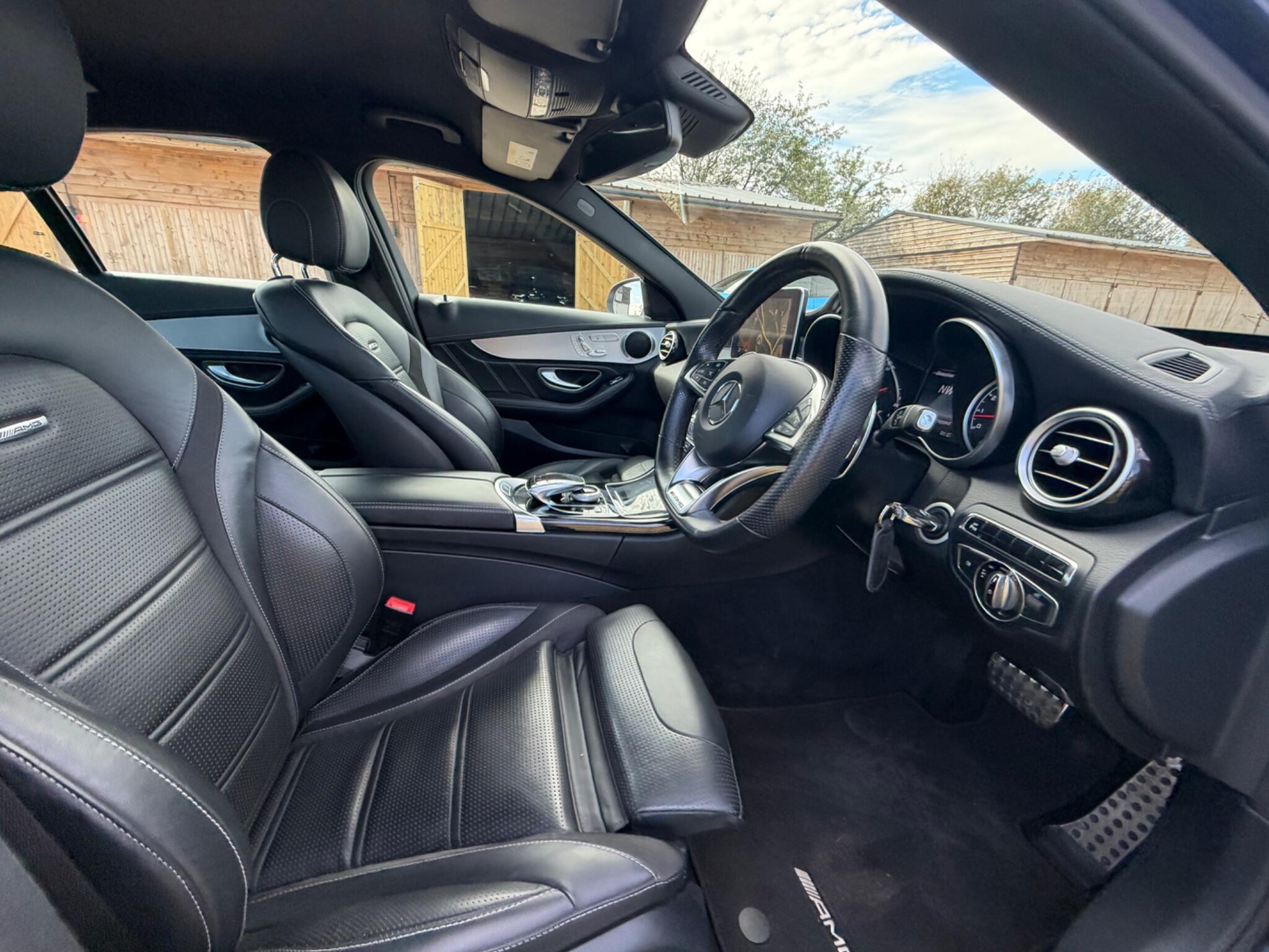 Mercedes-Benz C-Class view 9