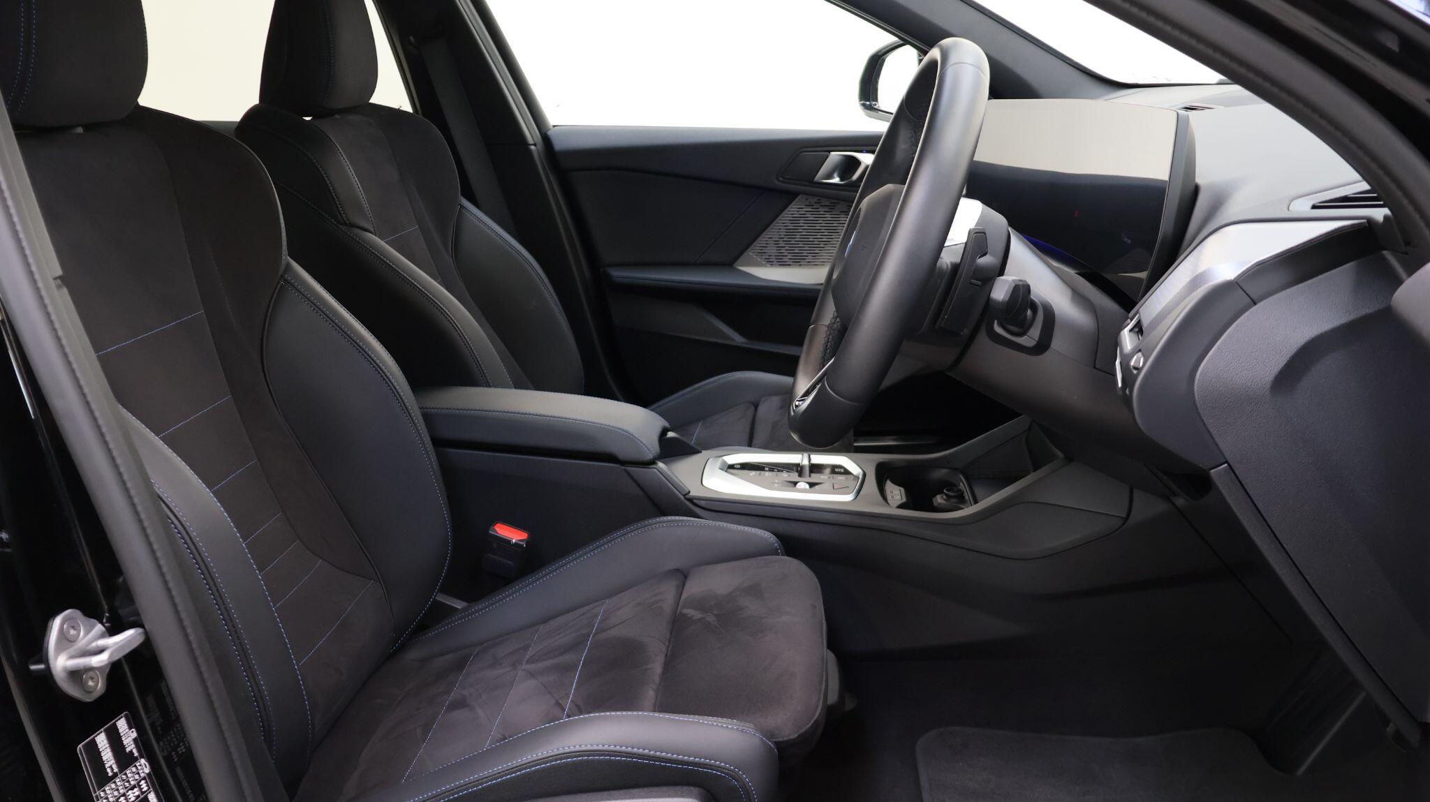BMW 1 Series view 10