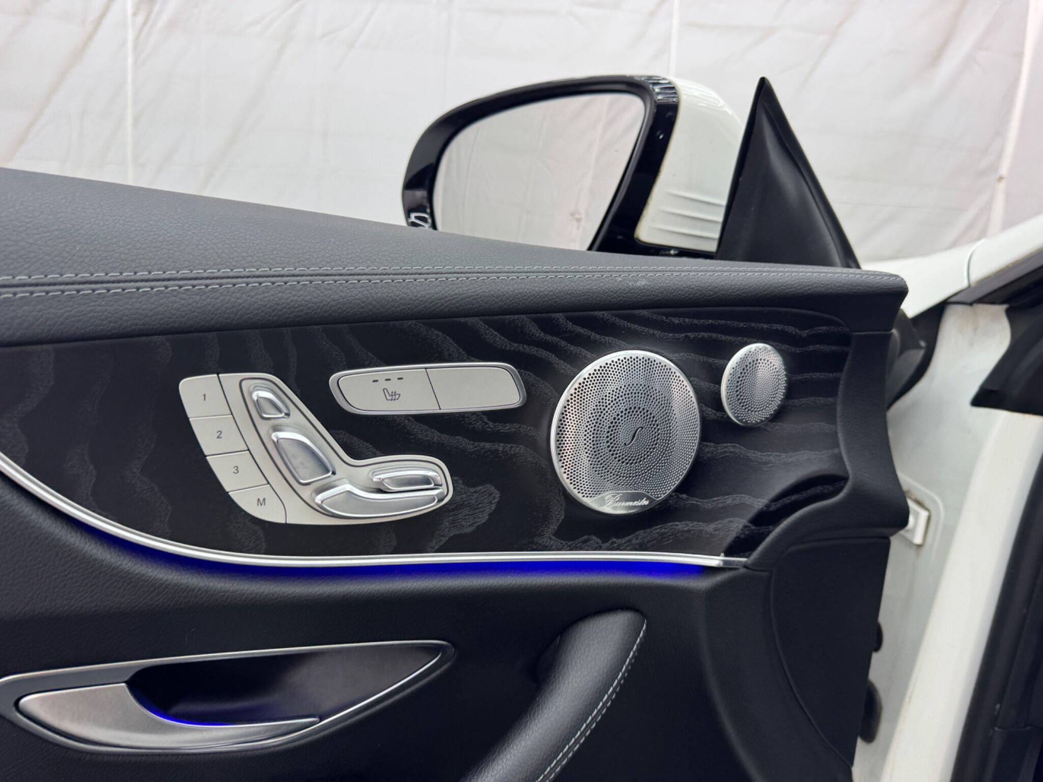 Mercedes-Benz E Class view 52