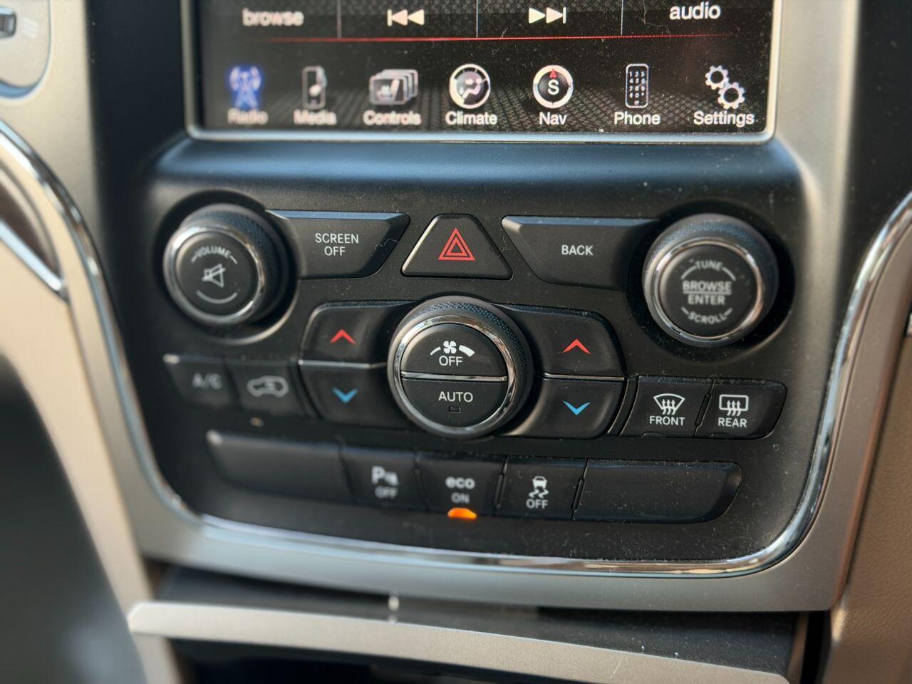 Jeep Grand Cherokee view 9