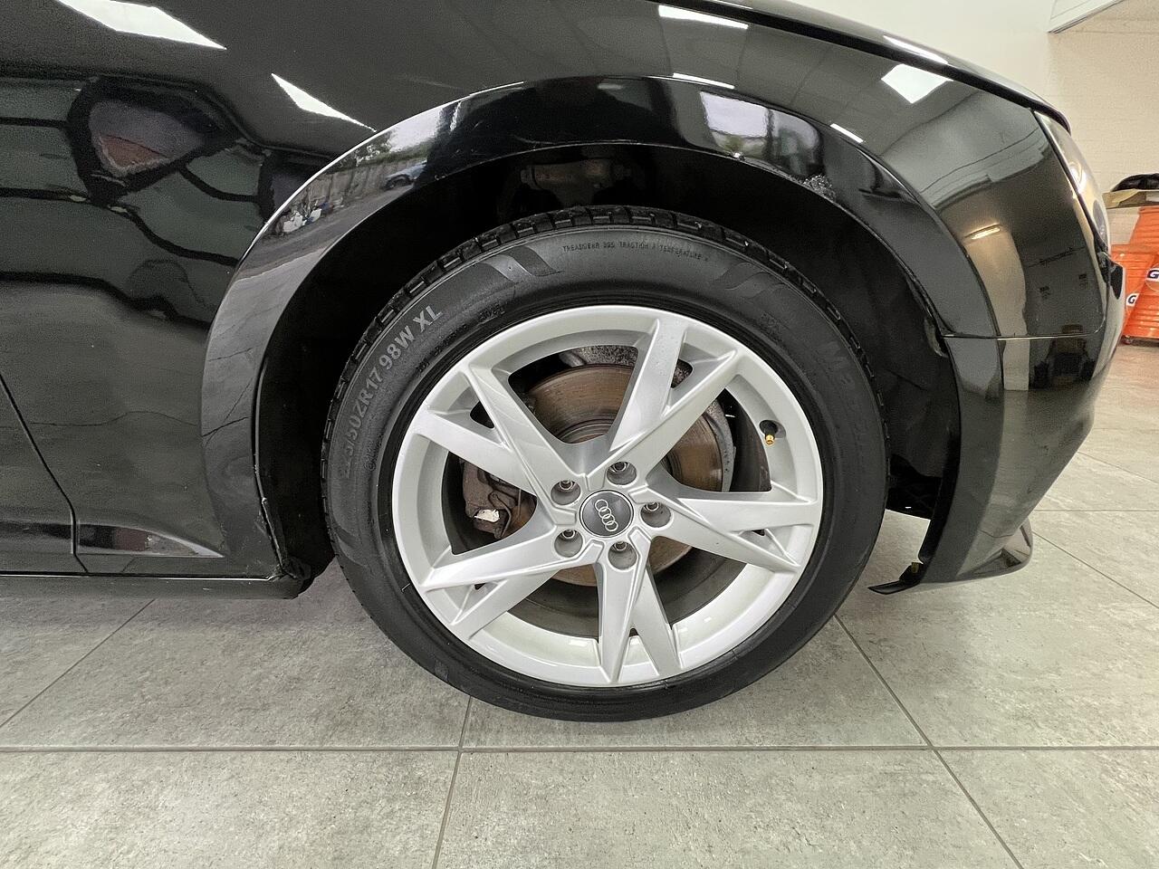 Audi A4 view 22
