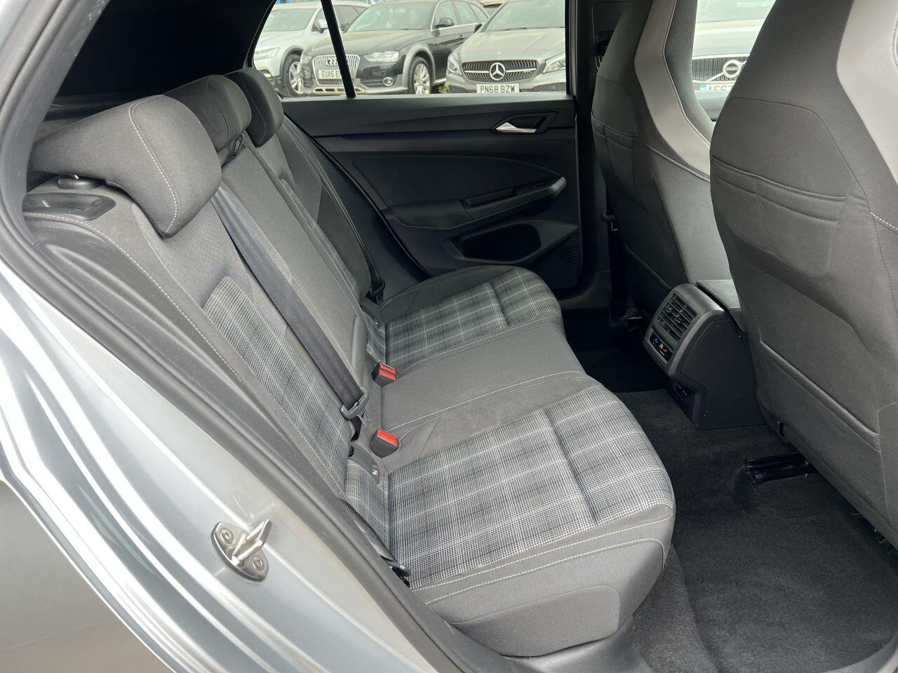 Volkswagen Golf view 17