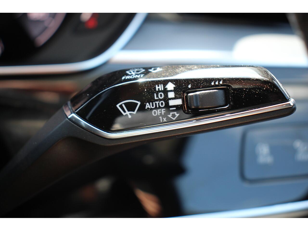 Audi A8 view 33
