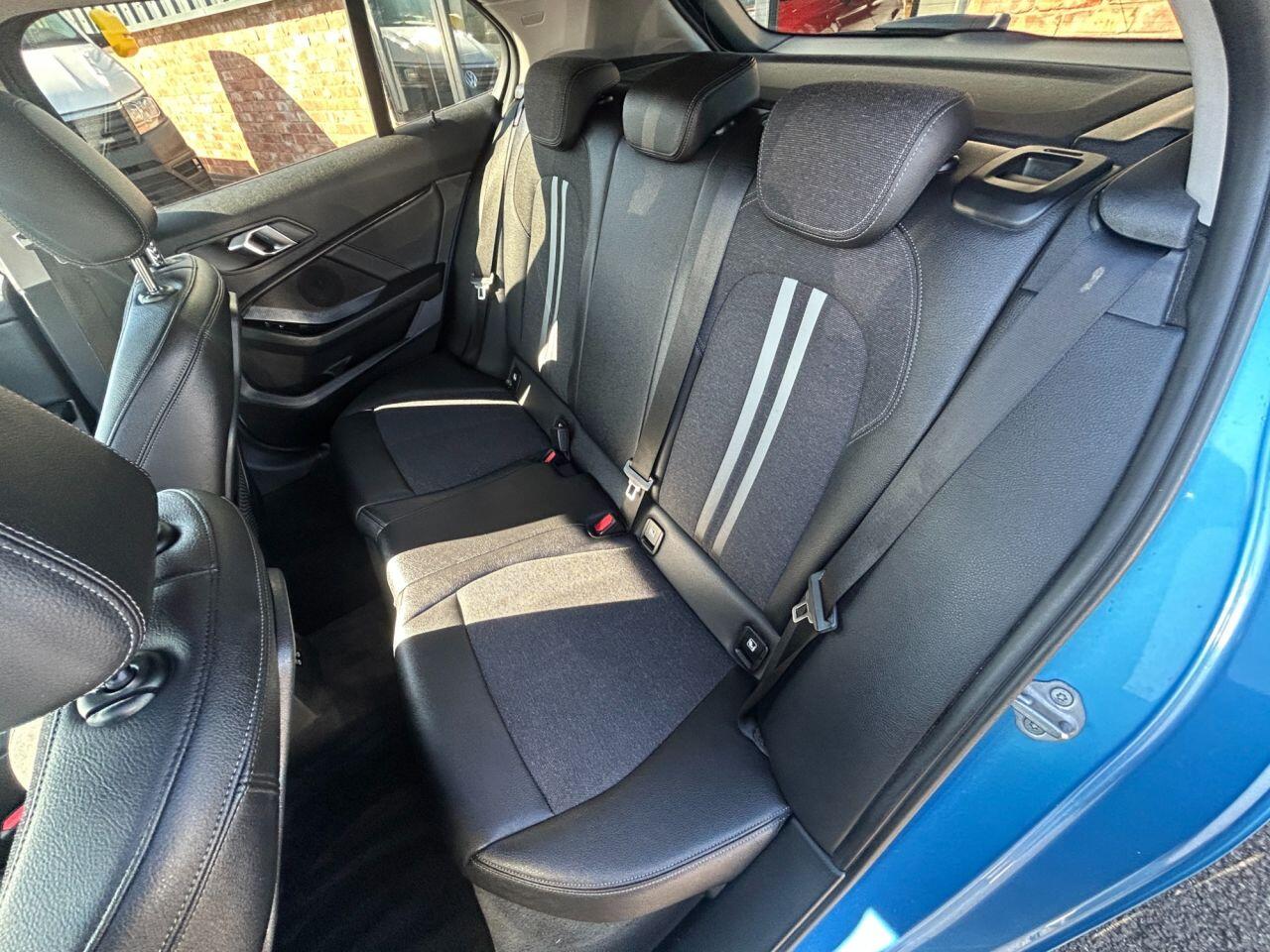 BMW 1 Series view 14