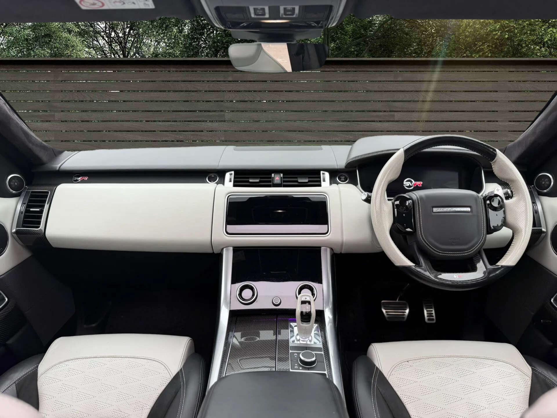 Land Rover Range Rover Sport view 4
