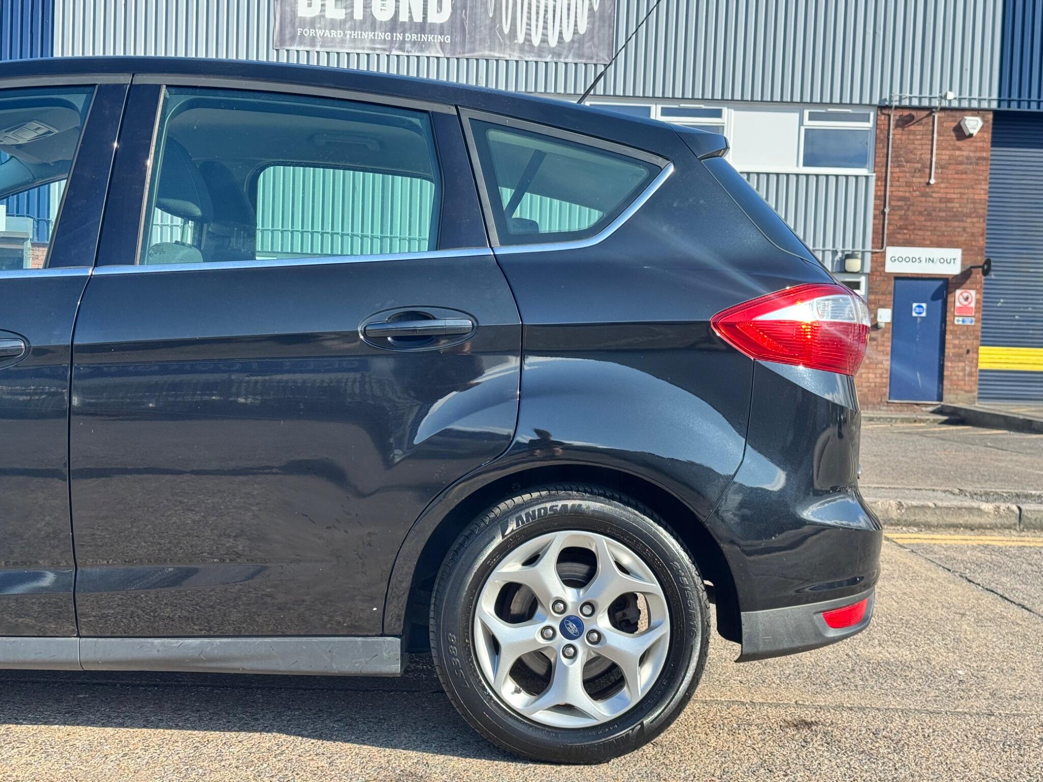 Ford C-Max view 37