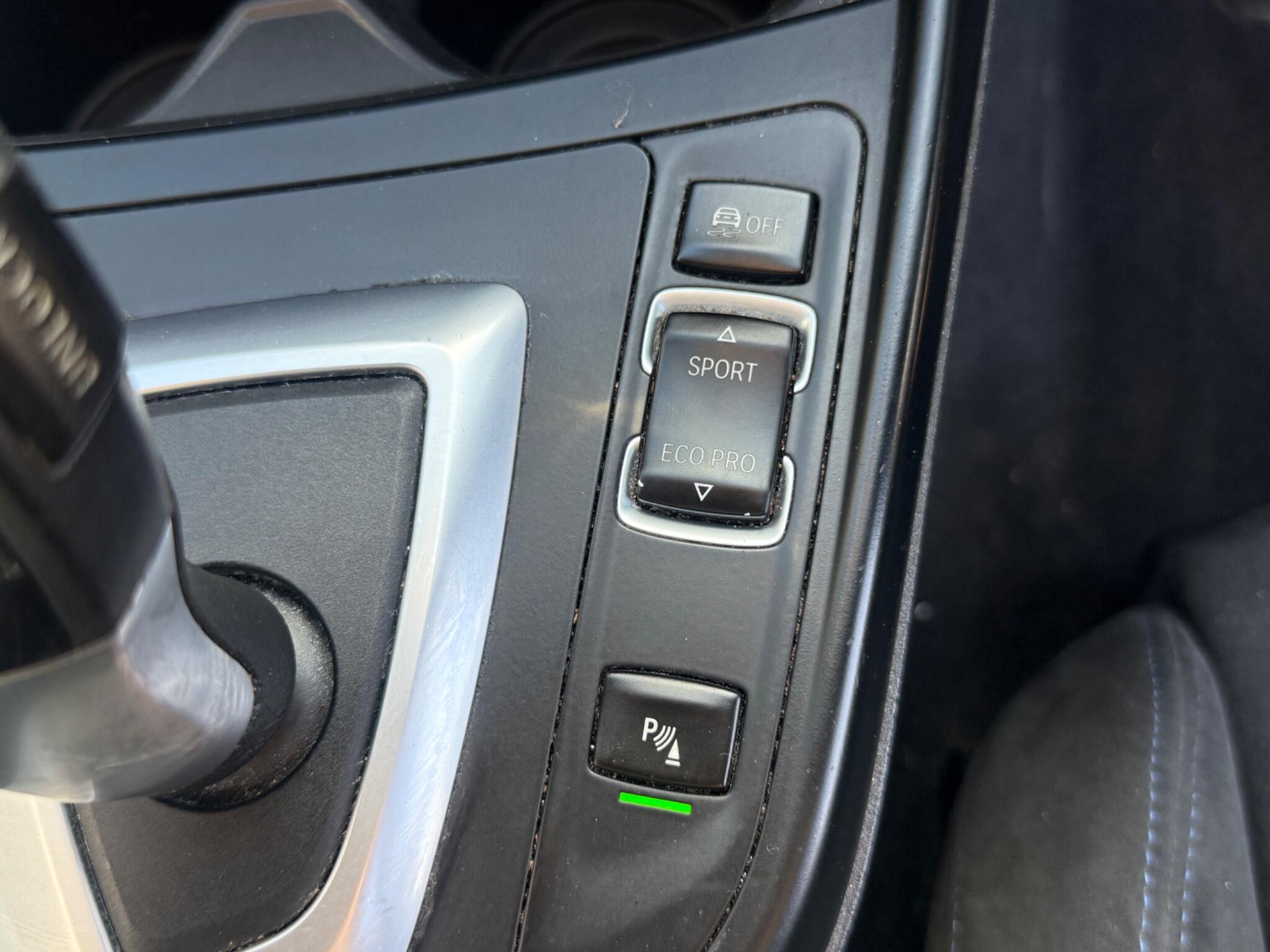 BMW 2 Series view 24
