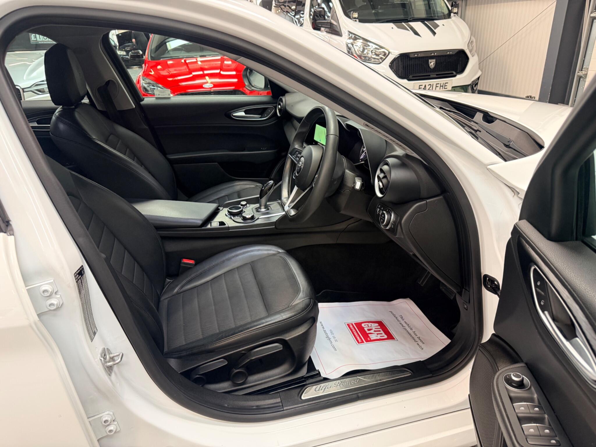 Alfa Romeo Giulia view 10