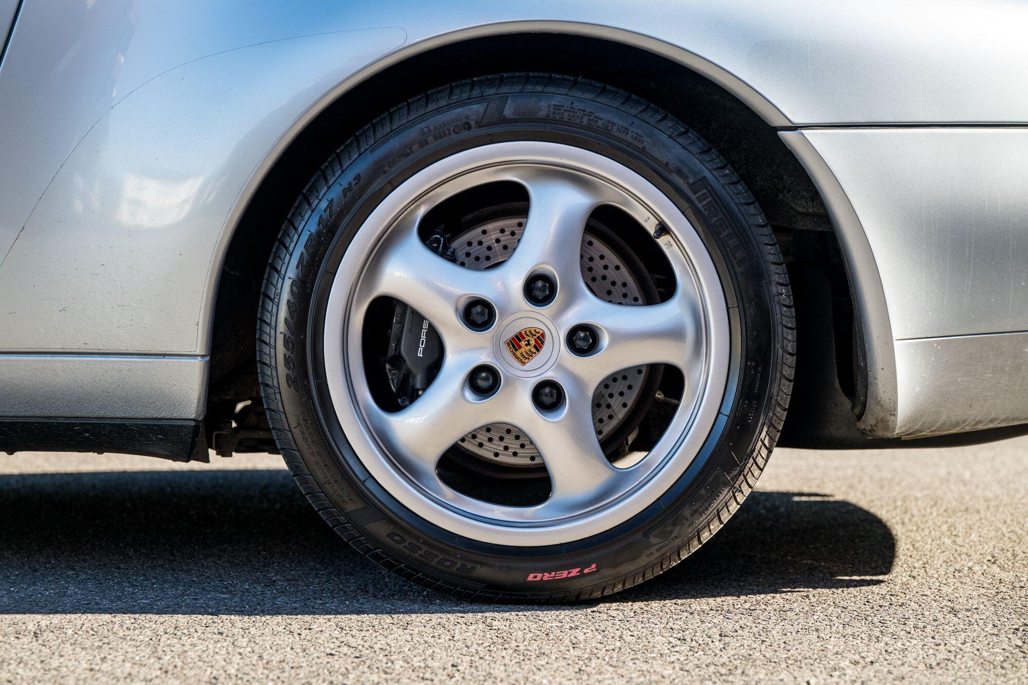 Porsche 911 view 23