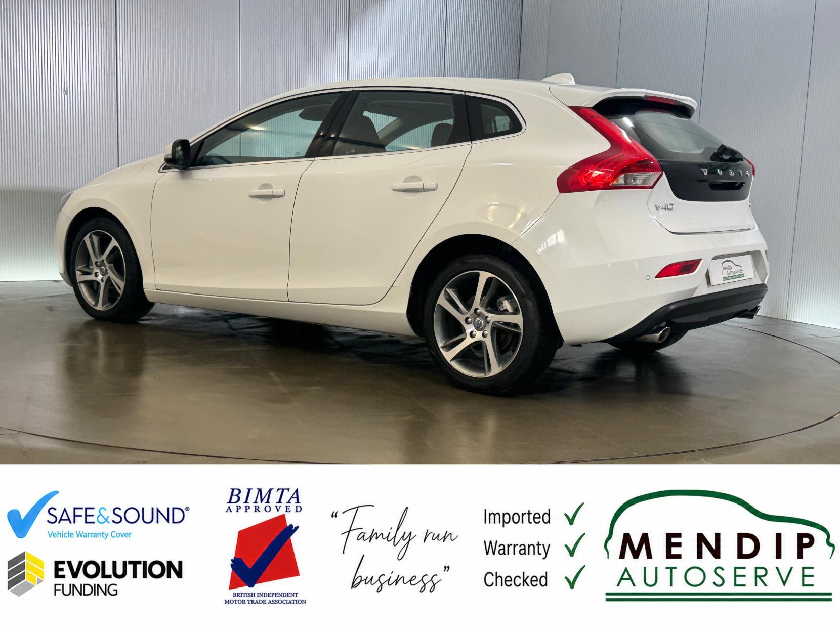Volvo V40 view 11