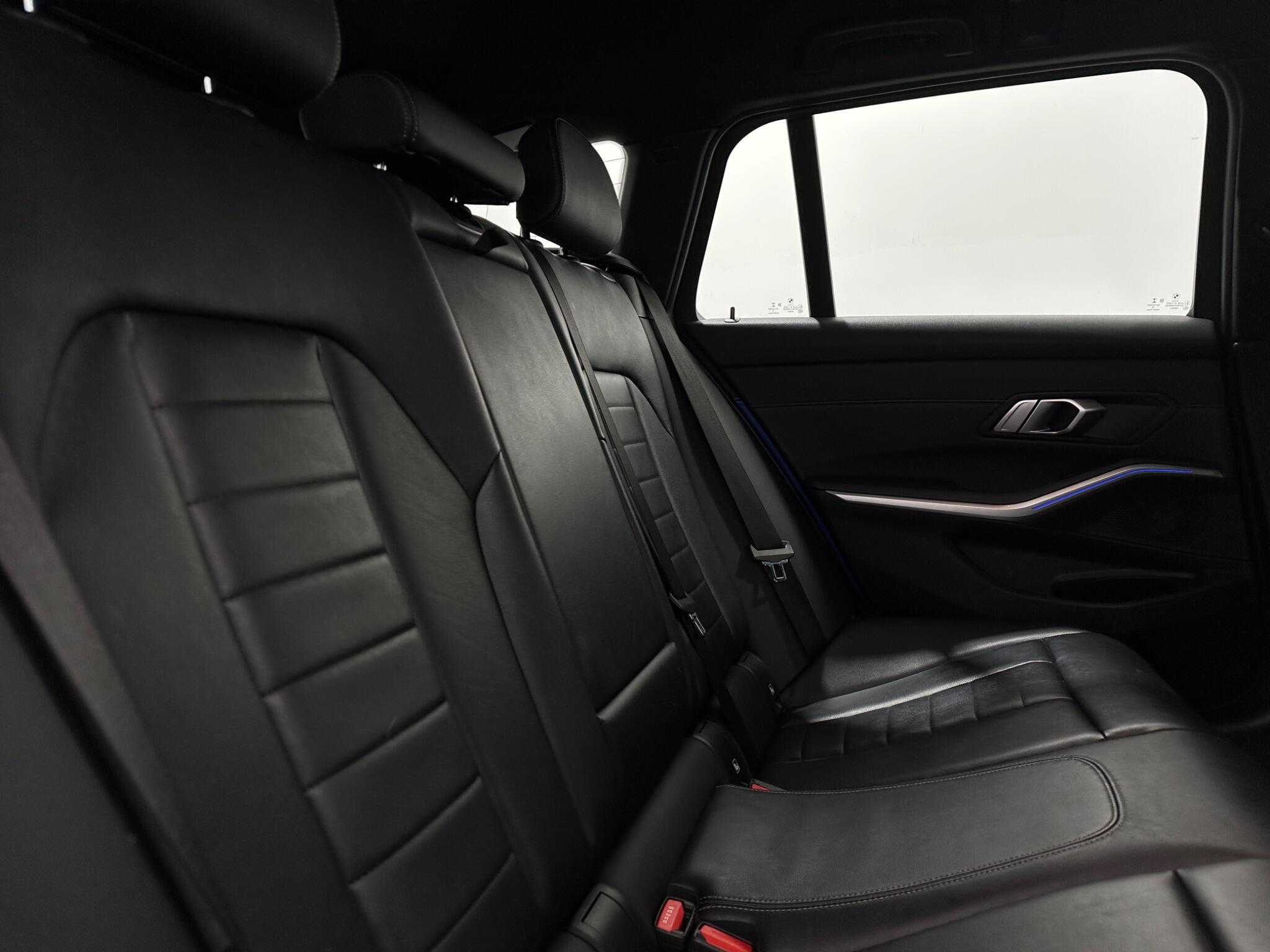 BMW 3 Series view 43