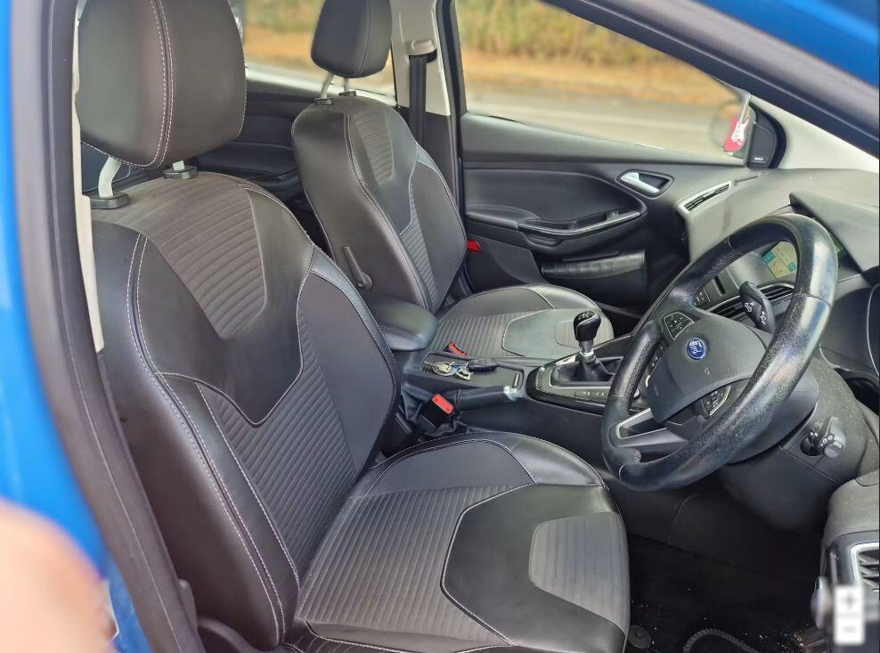 Ford Focus view 7