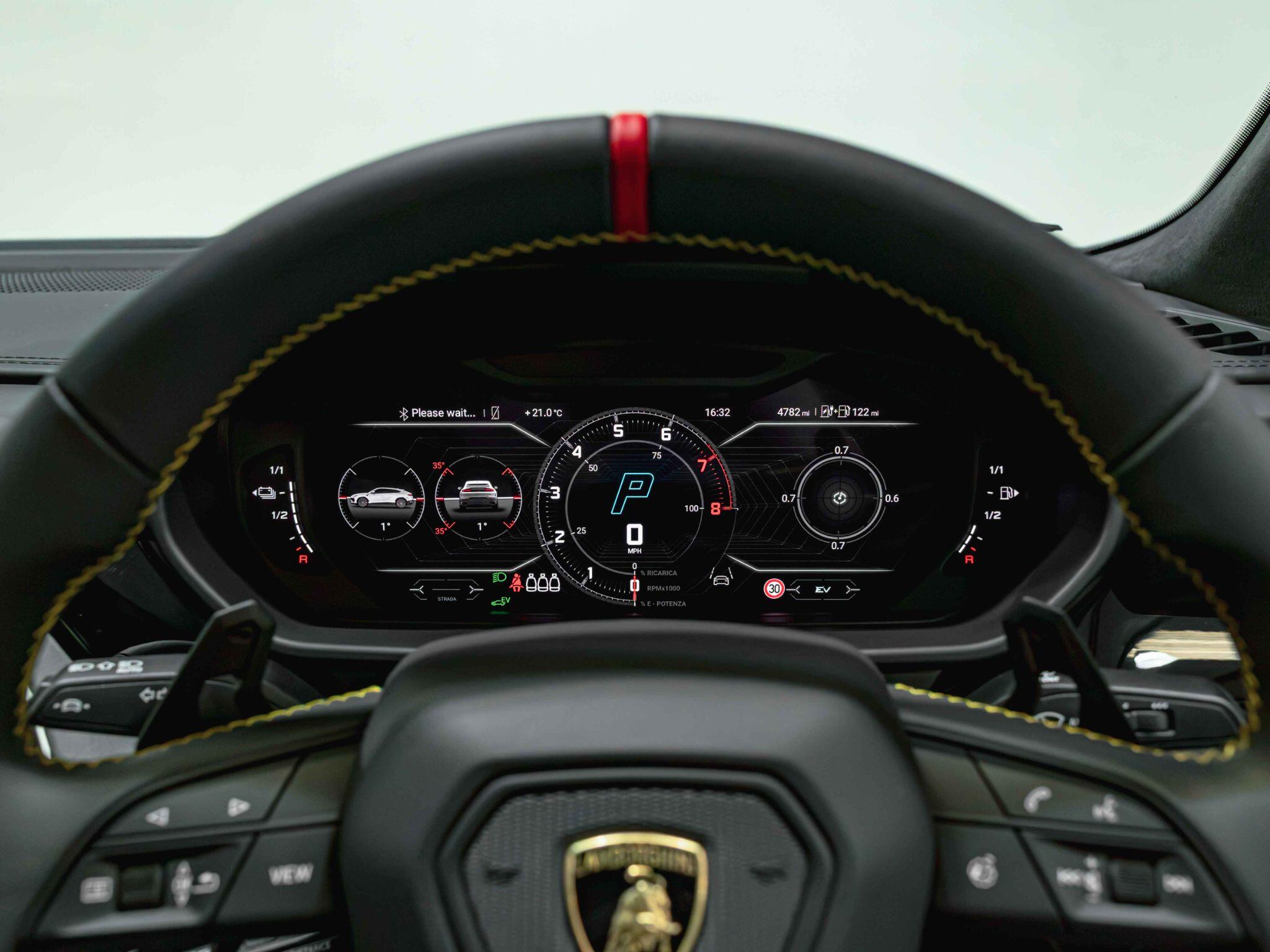 Lamborghini Urus view 22
