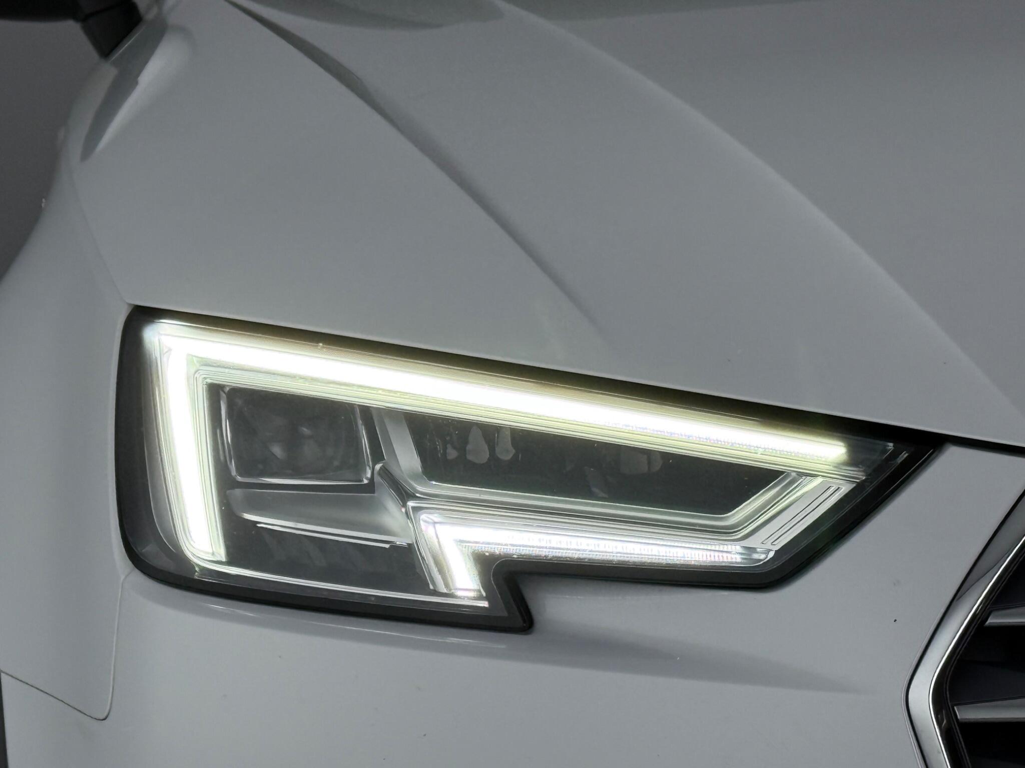 Audi A4 view 12