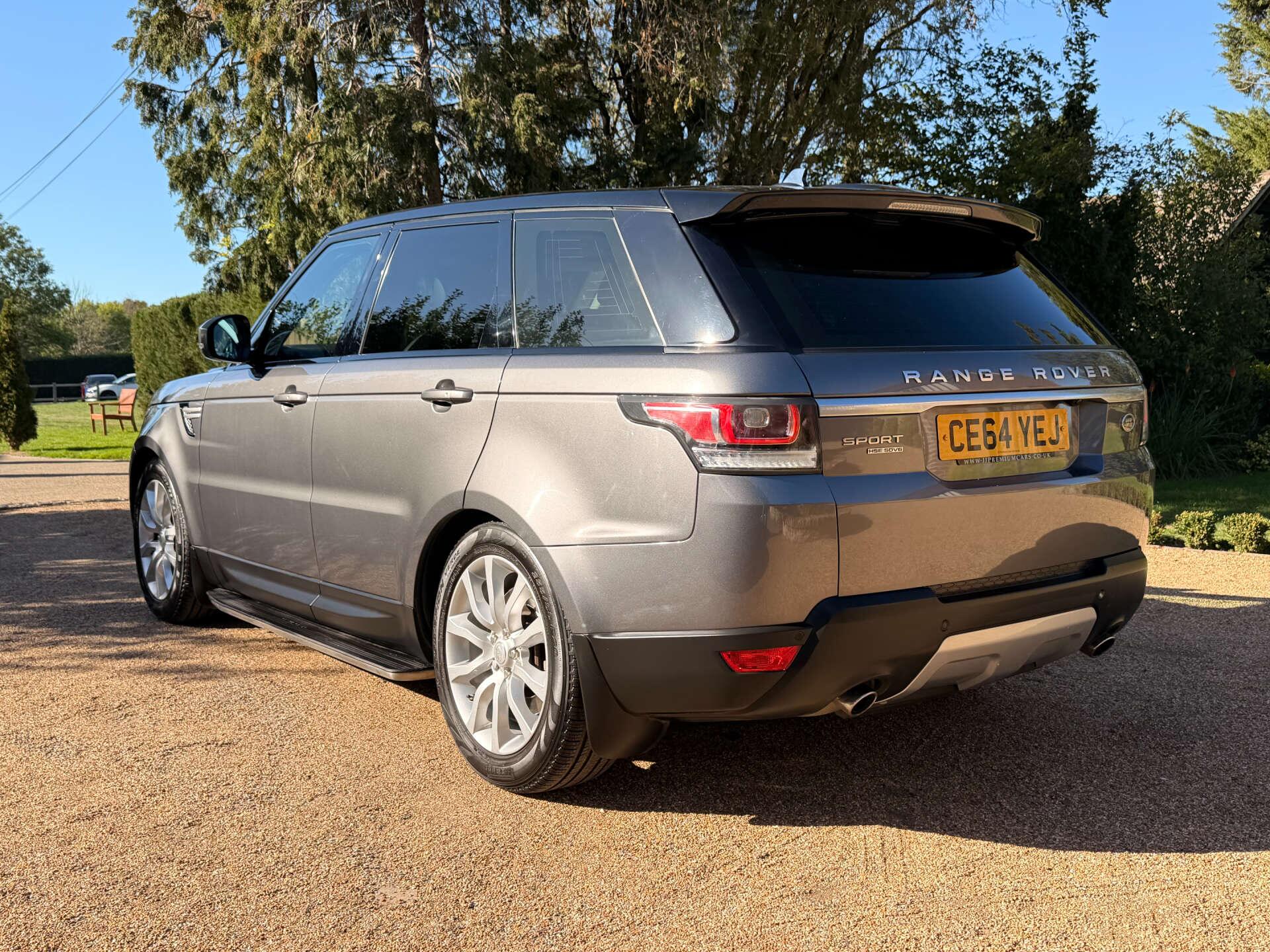 Land Rover Range Rover Sport view 3