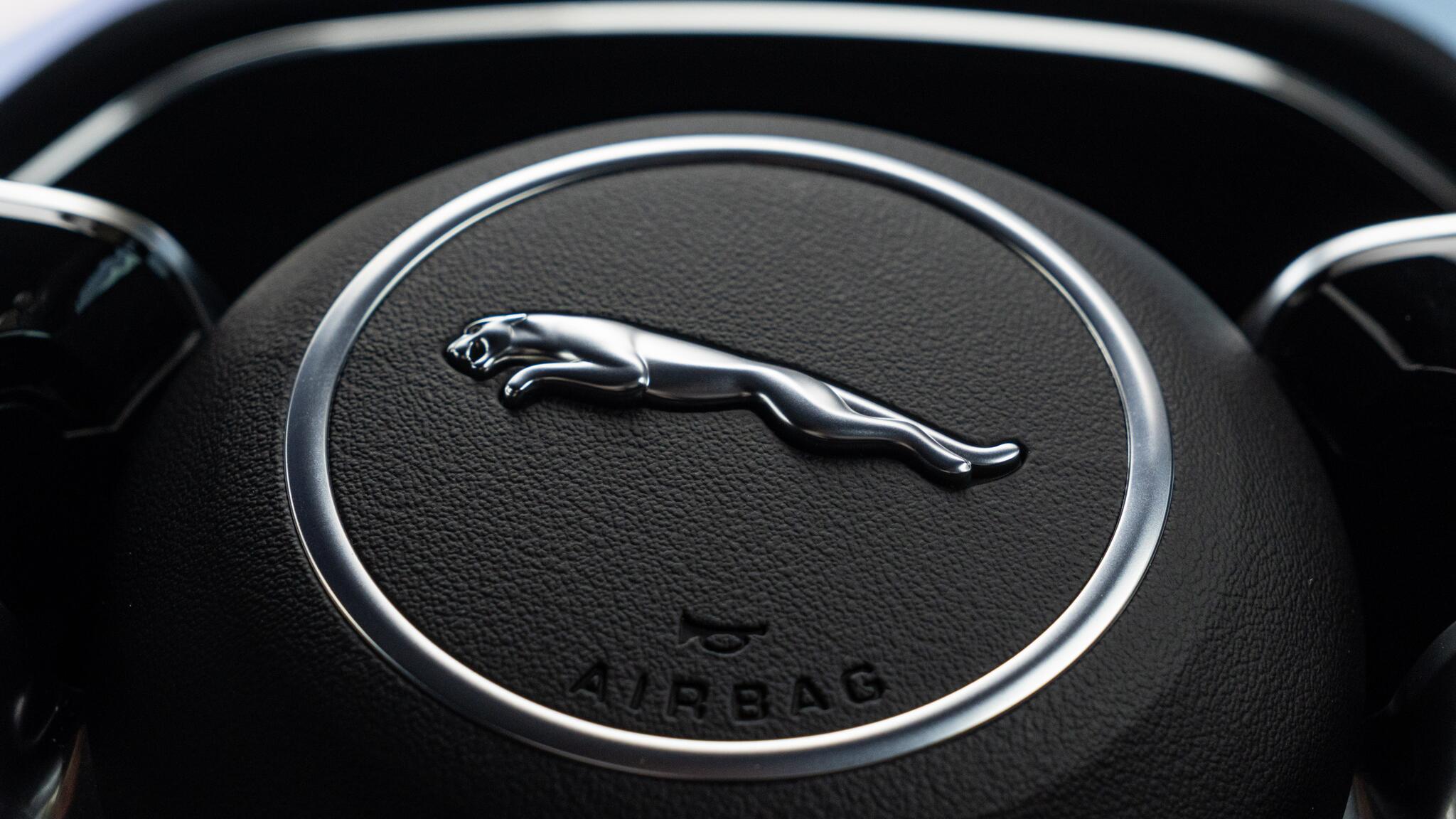 Jaguar F-Pace view 39