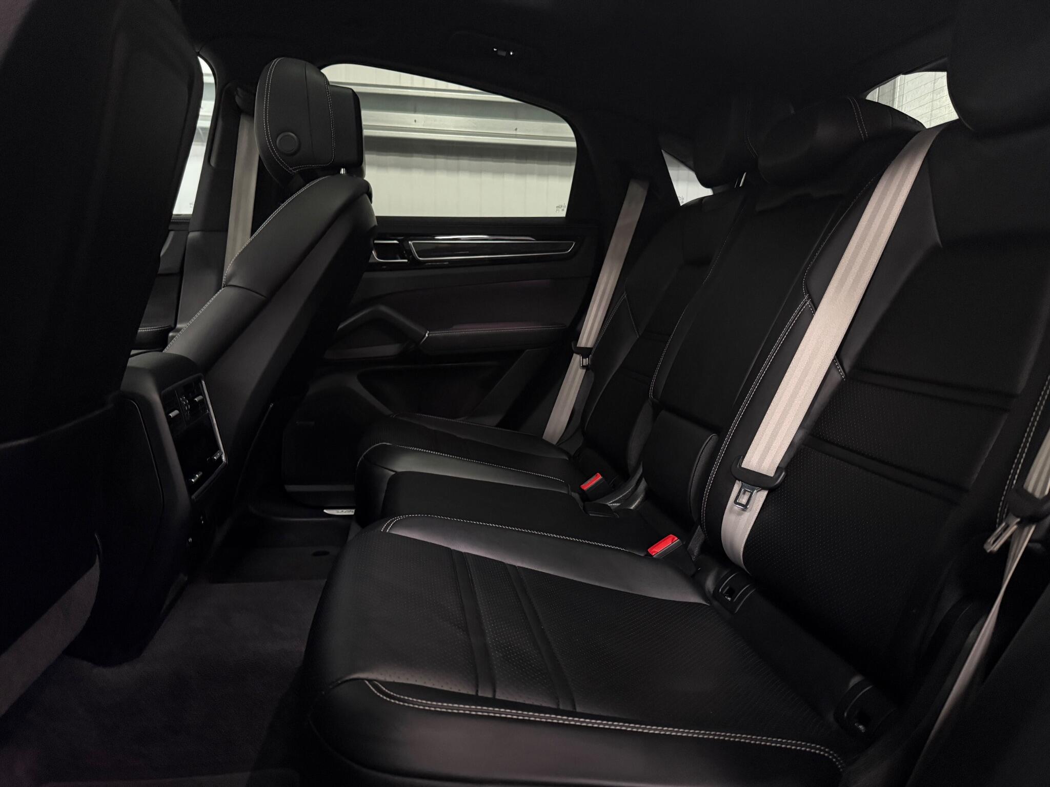 Porsche Cayenne view 20