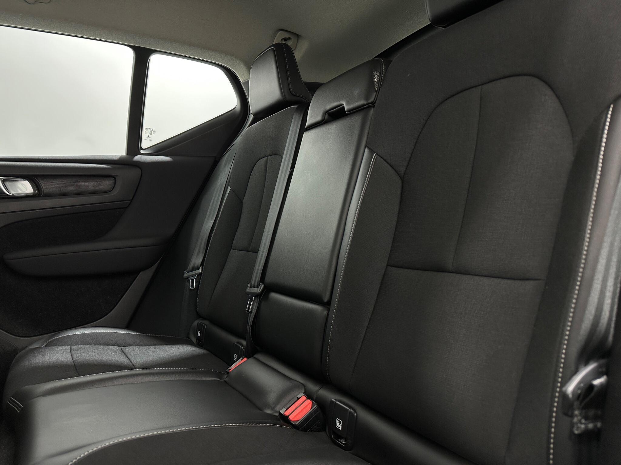 Volvo XC40 view 36