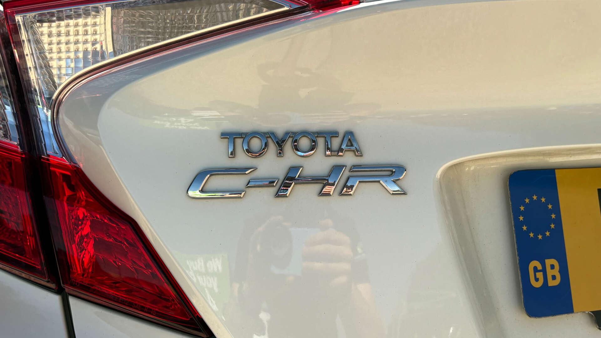Toyota C-HR view 44