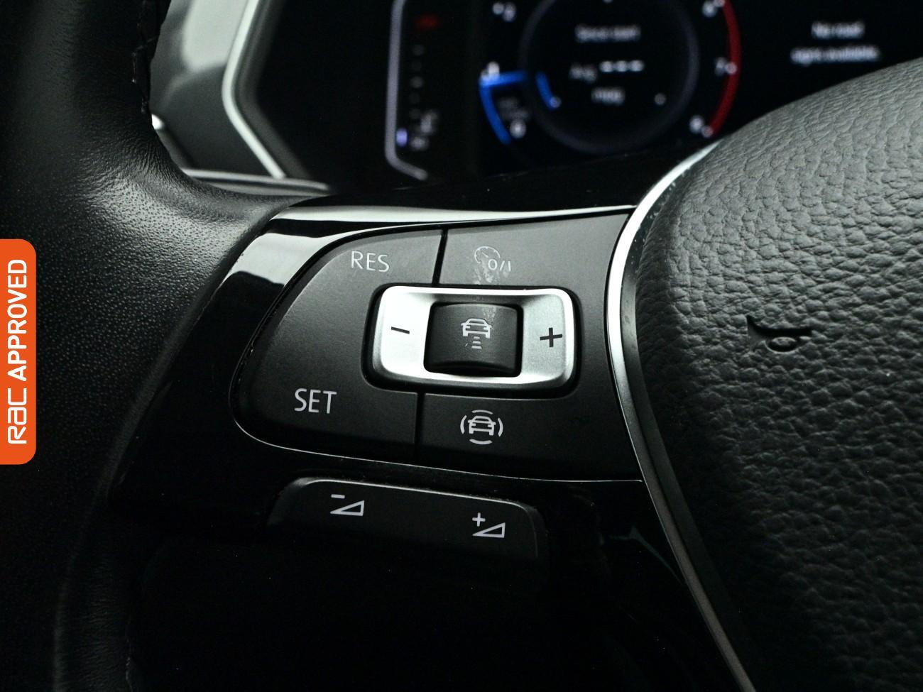 Volkswagen Tiguan view 23