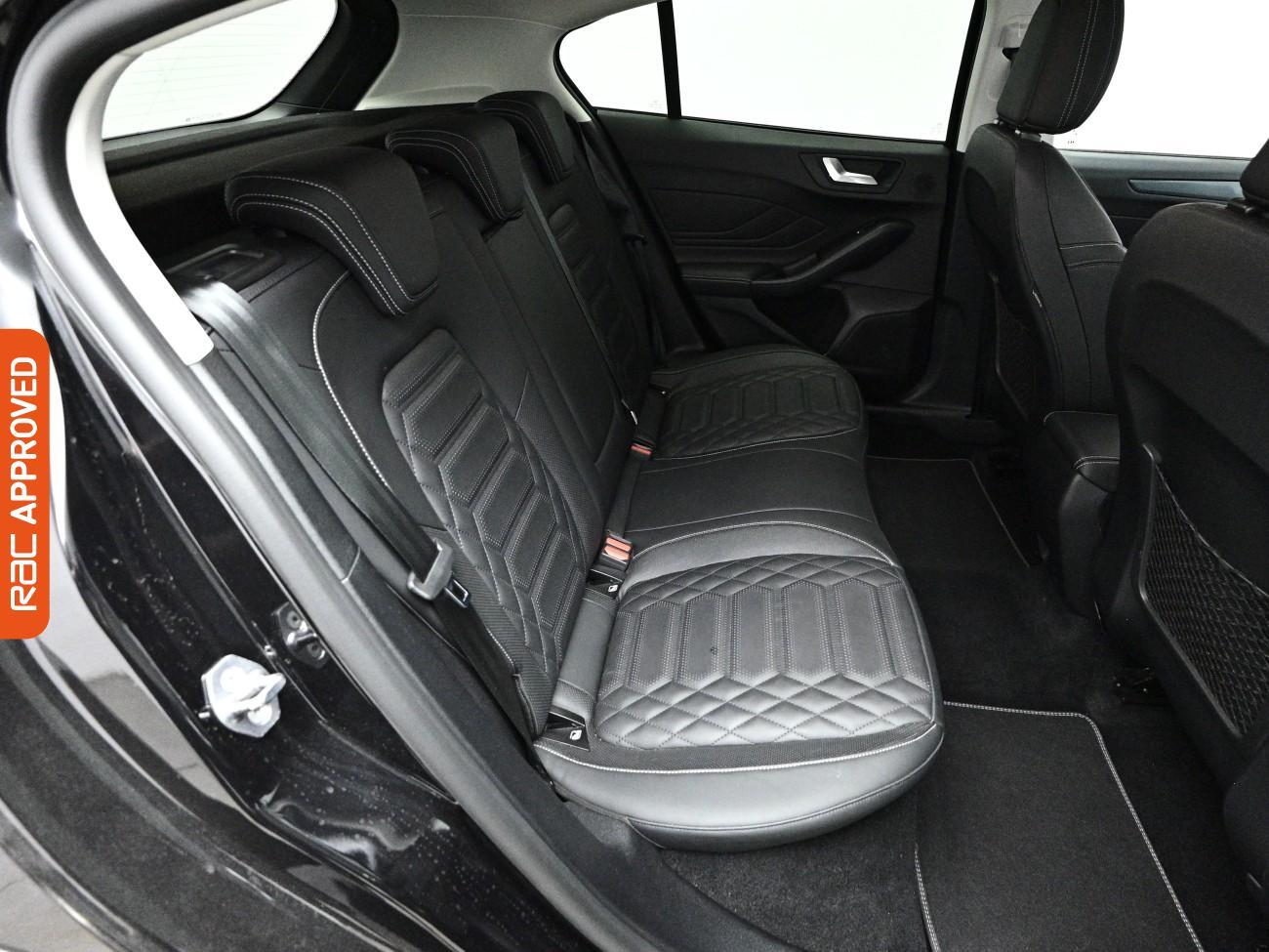 Ford Focus view 13