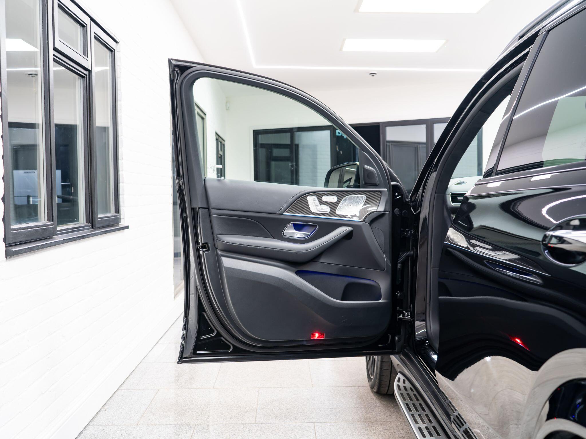 Mercedes-Benz GLE view 22