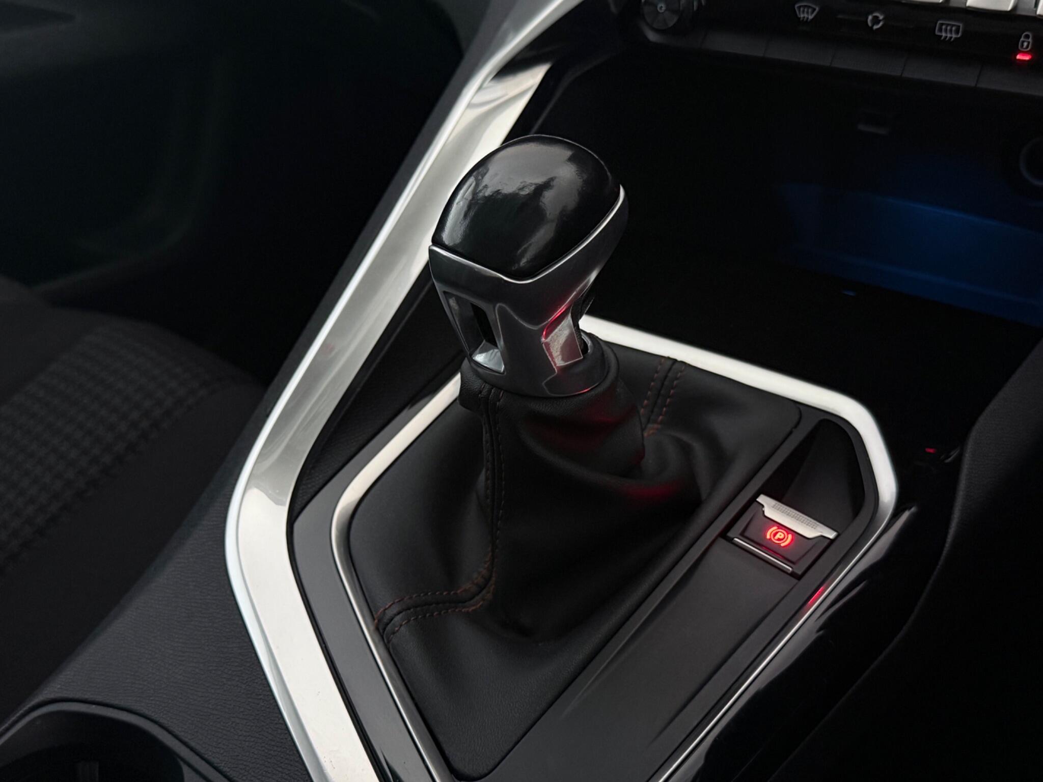 Peugeot 5008 view 18