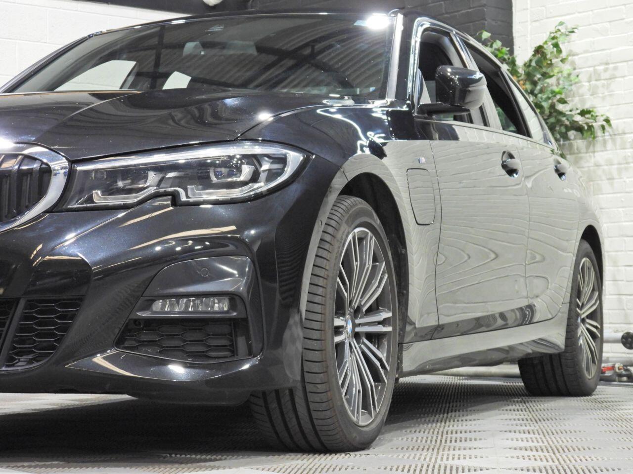 BMW 3 Series view 8
