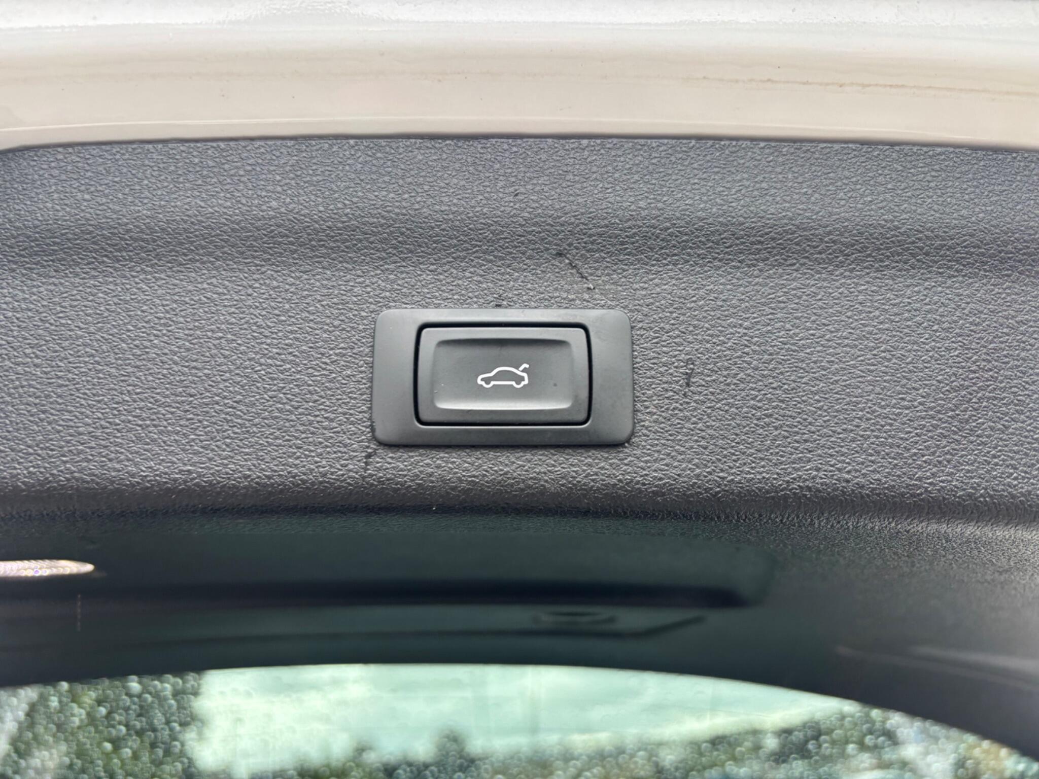 Audi A6 Avant view 28