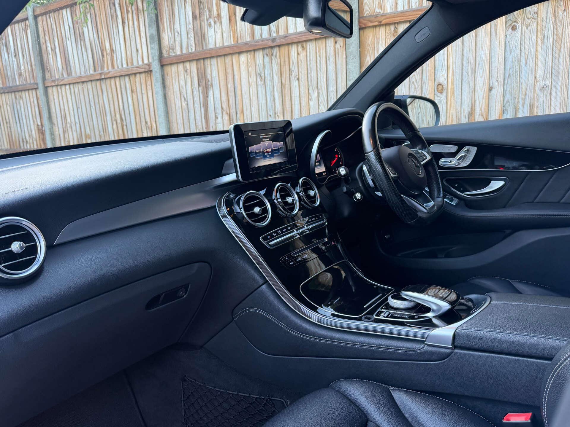 Mercedes-Benz GLC view 15