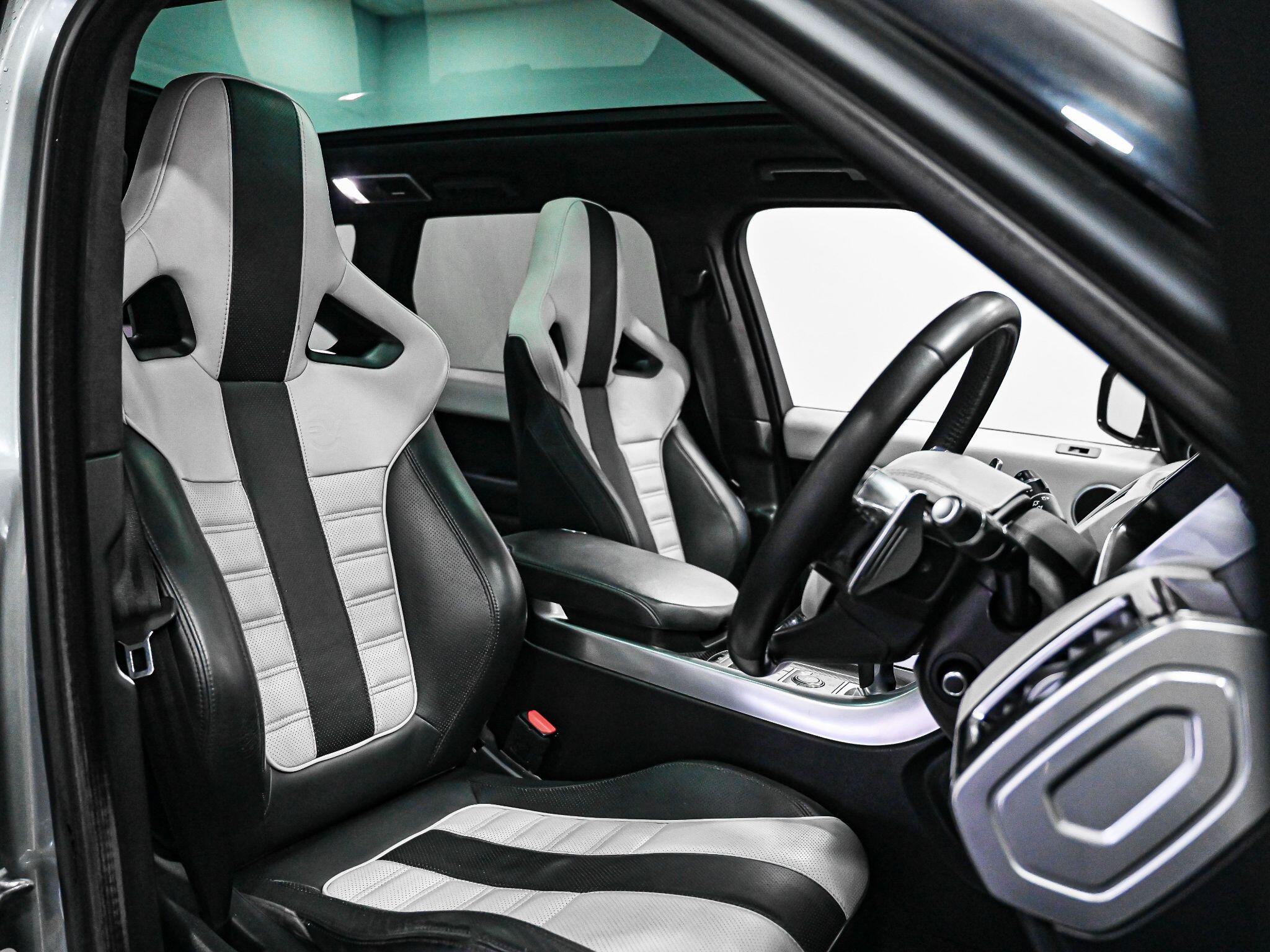 Land Rover Range Rover Sport view 2