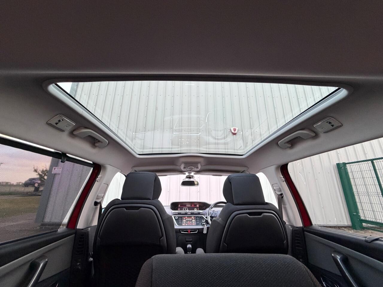 Citroen Grand C4 Spacetourer view 20