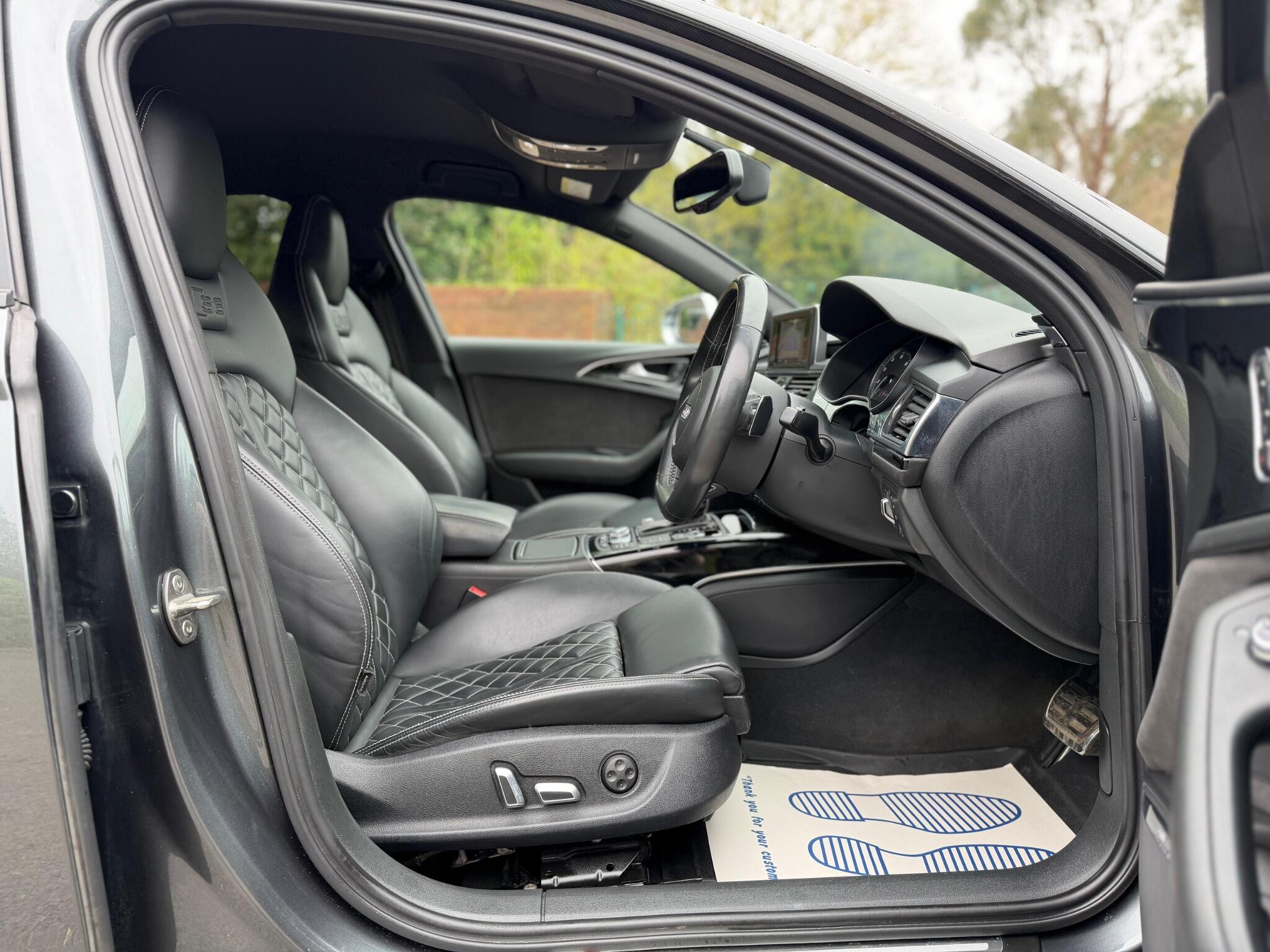 Audi S6 view 11