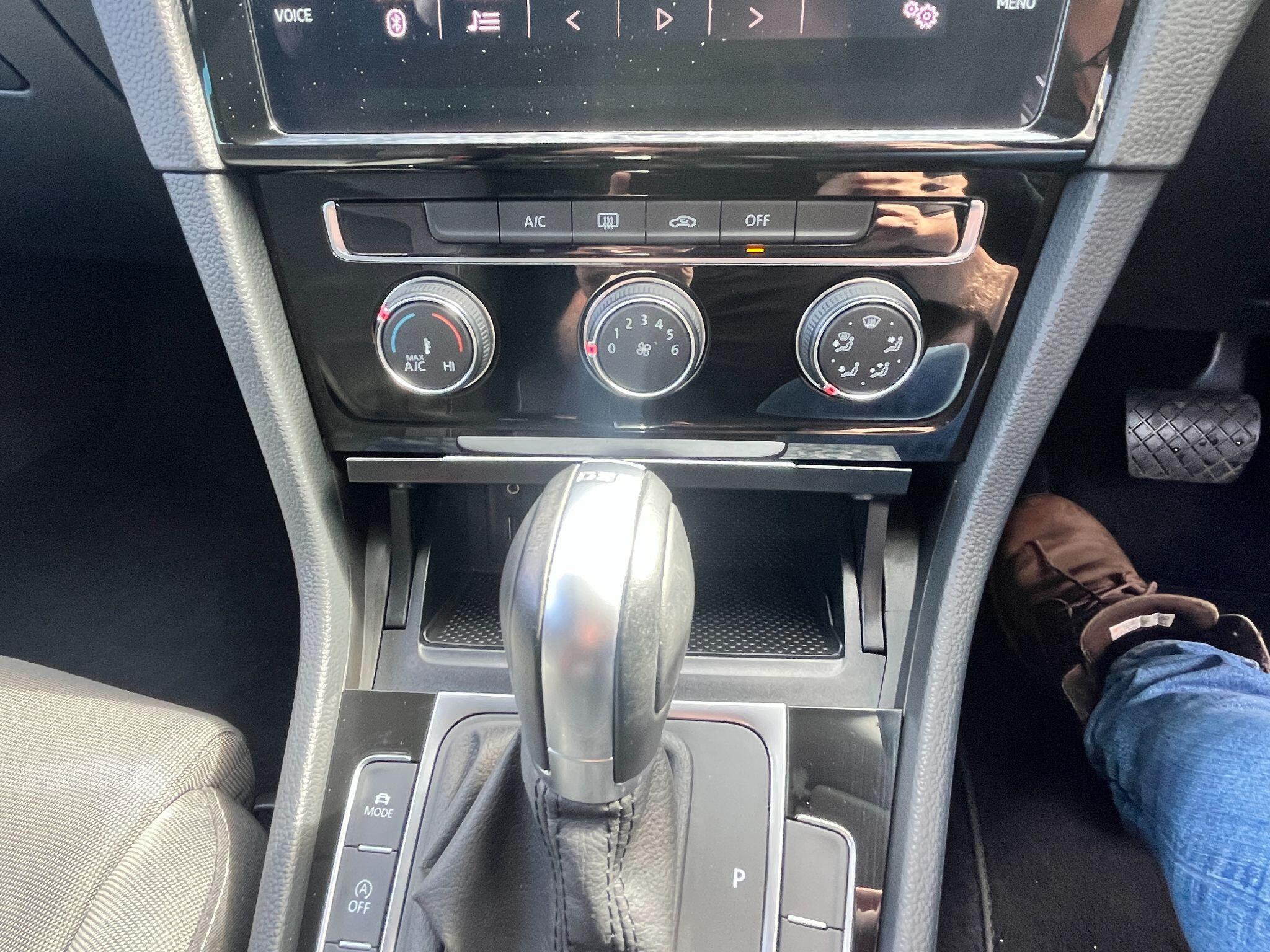Volkswagen Golf view 21