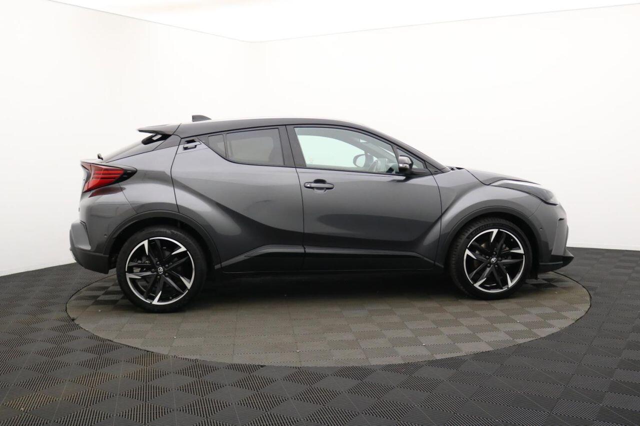 Toyota C-HR view 2