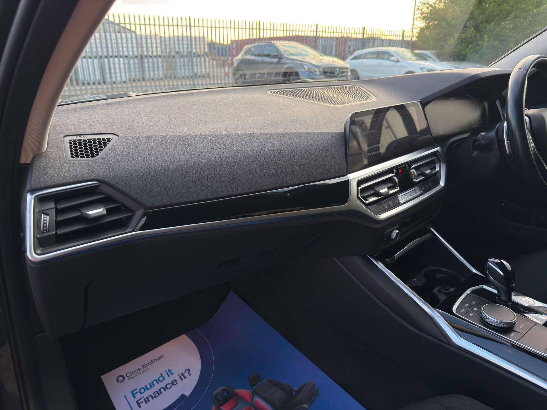 BMW 3 Series view 39
