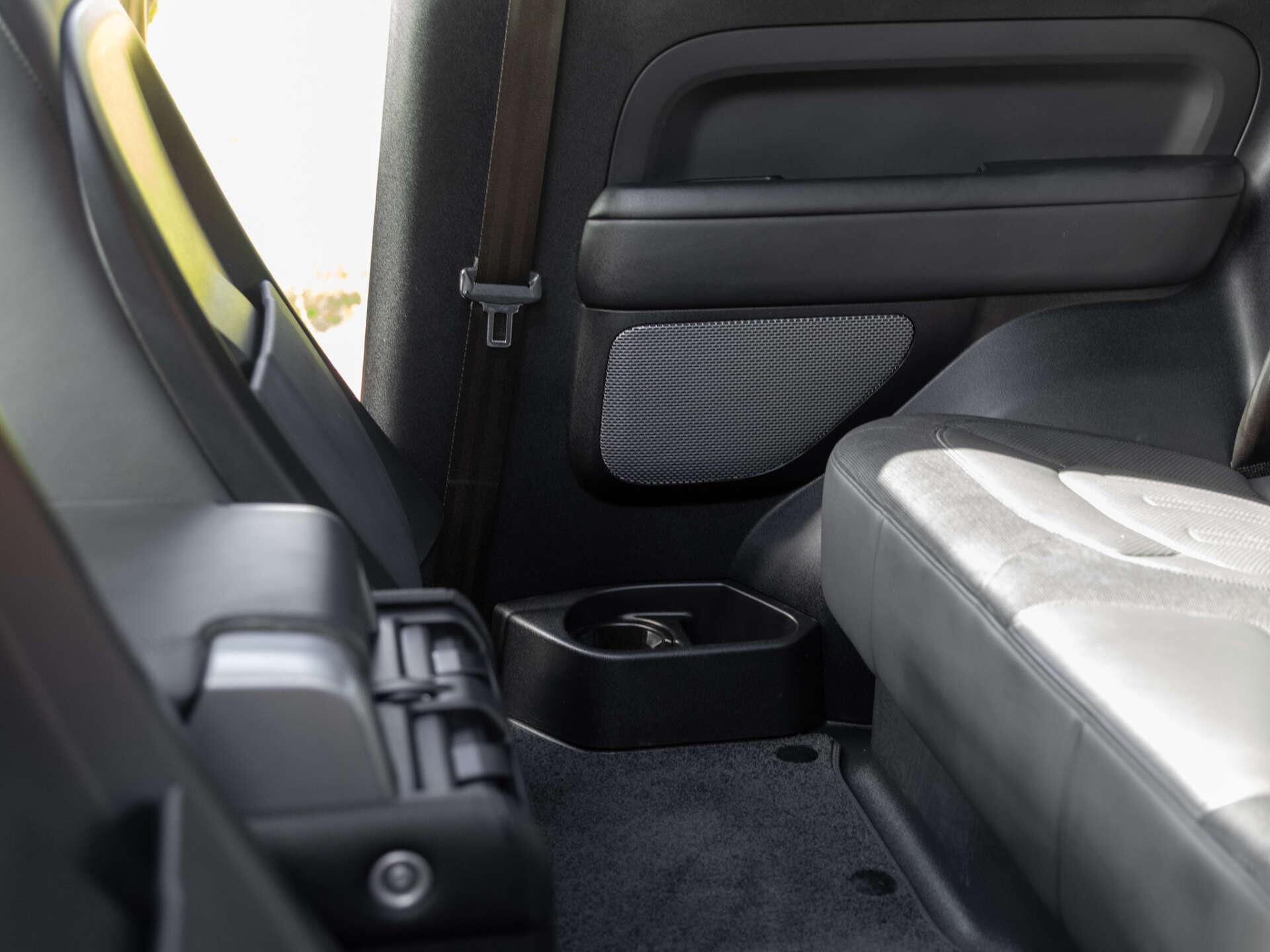 Land Rover Defender view 46