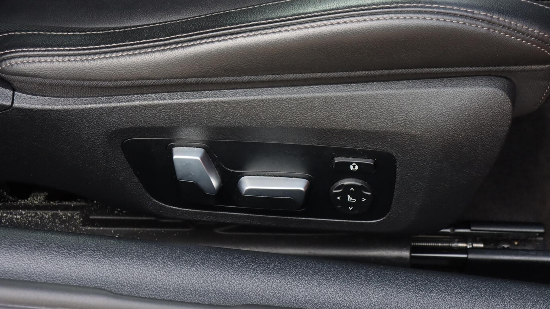 BMW 8 Series view 31