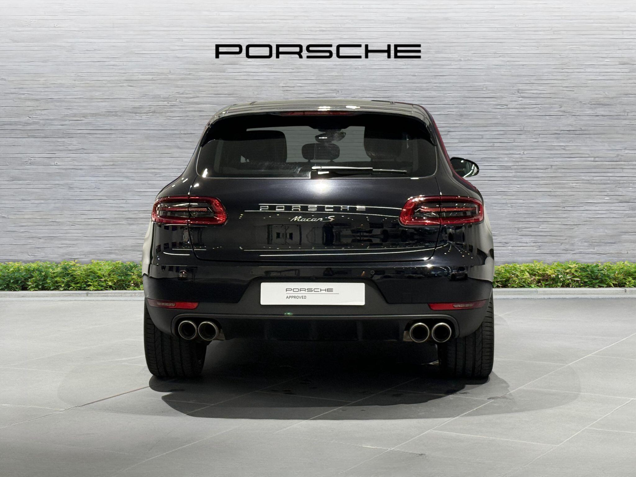 Porsche Macan view 59