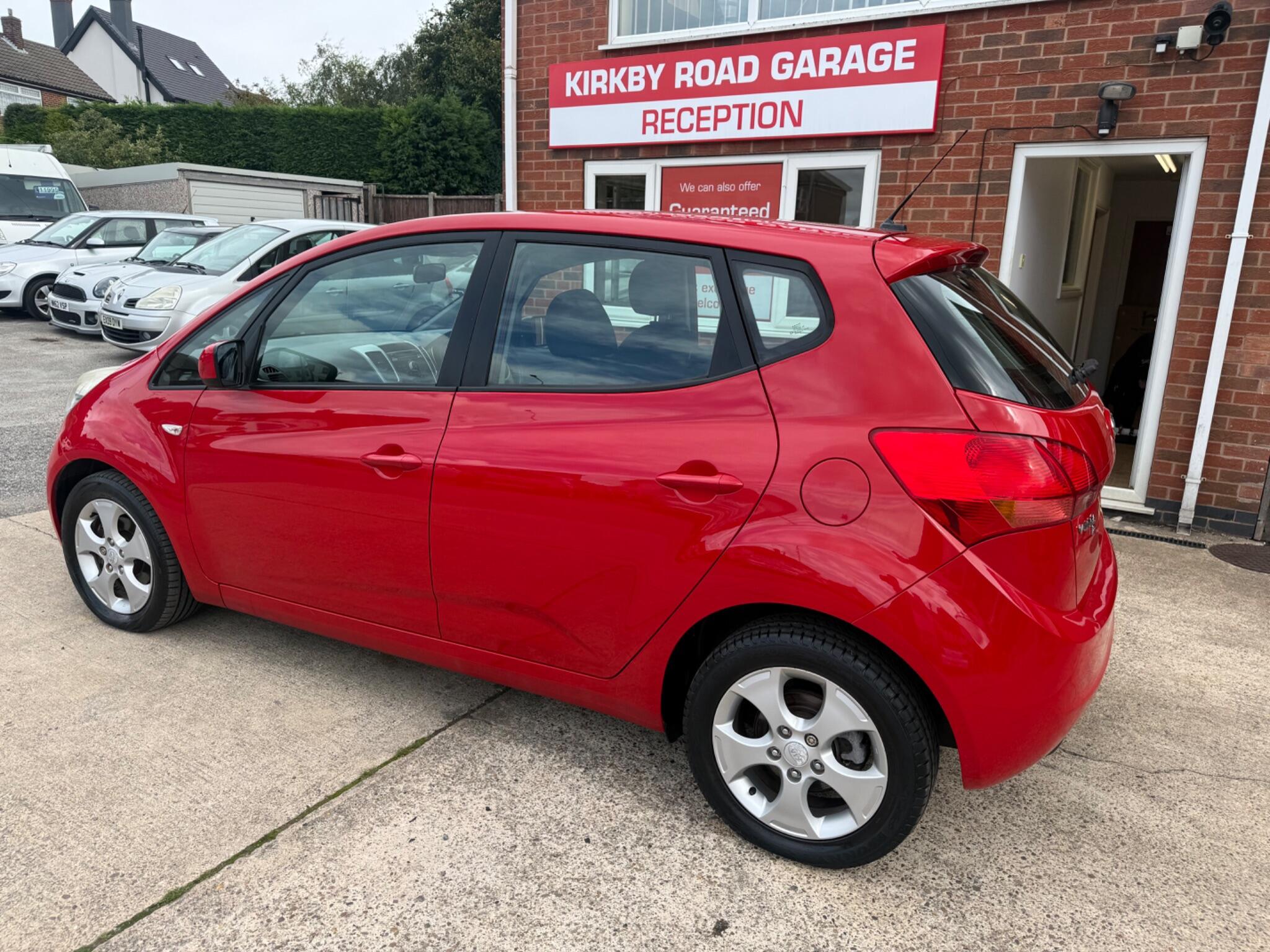 Kia Venga view 3