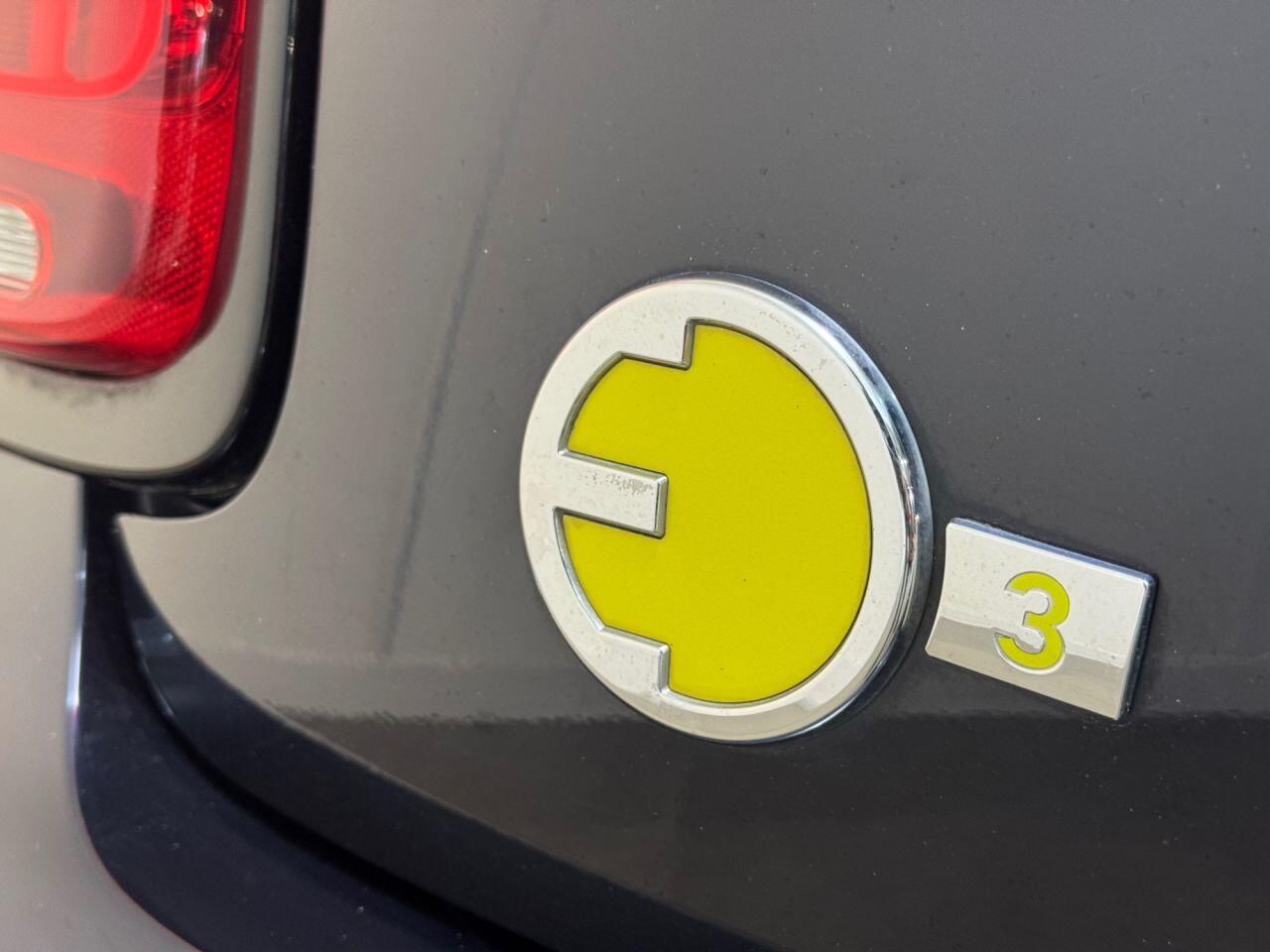 Mini Electric Hatch view 24