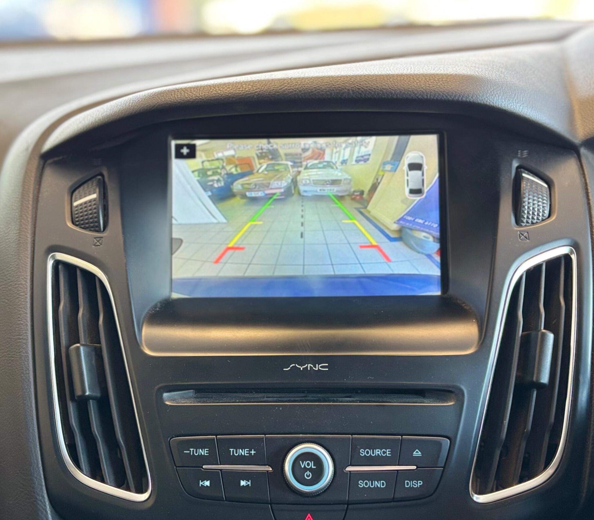 Ford Focus view 17