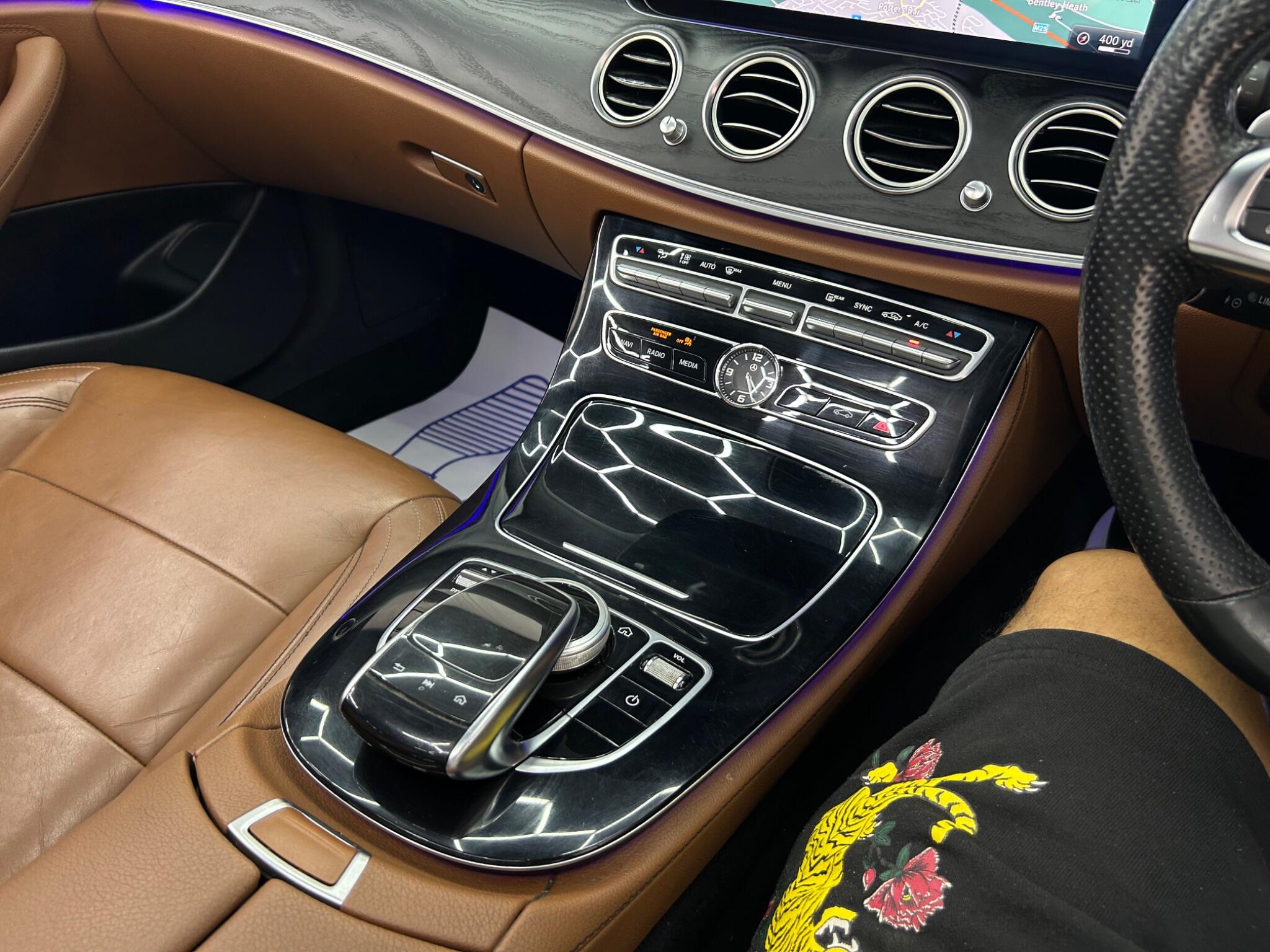 Mercedes-Benz E Class view 18