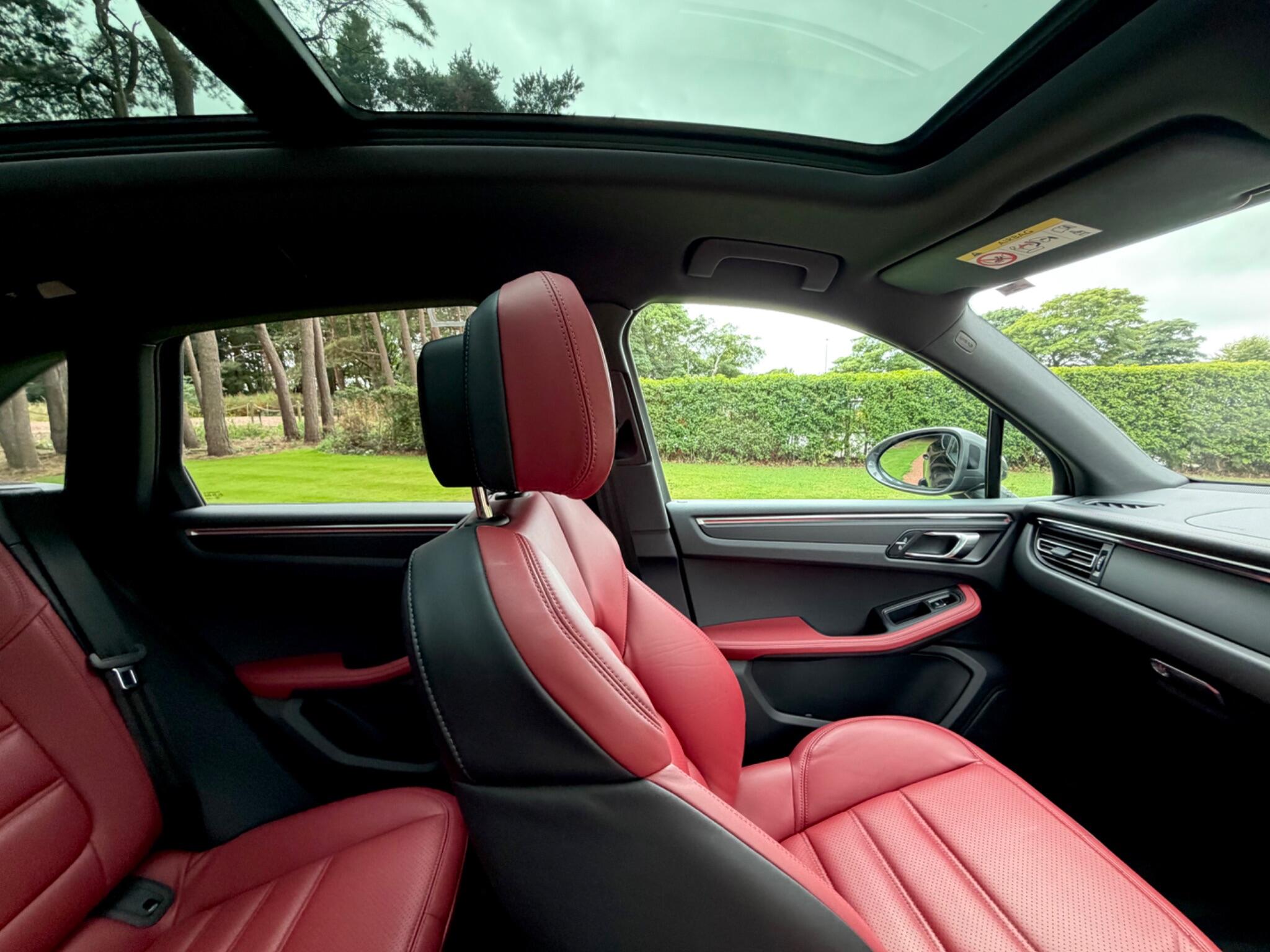 Porsche Macan view 9