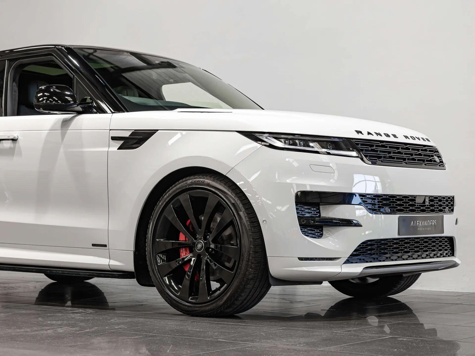 Land Rover Range Rover Sport view 12